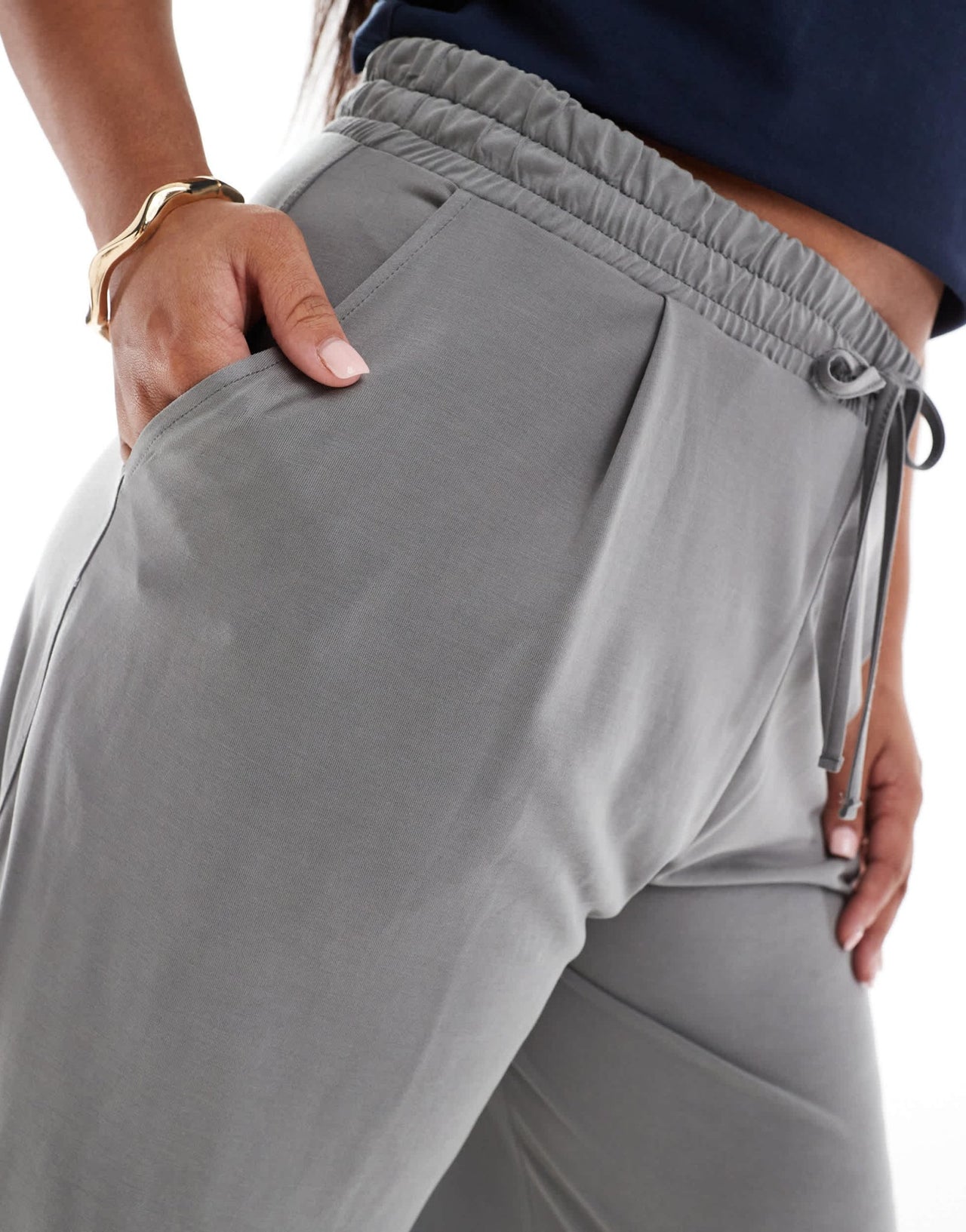ASOS DESIGN Curve soft handle wide leg trouser with tie waist in light grey - ASOS Sample Sale EU Store