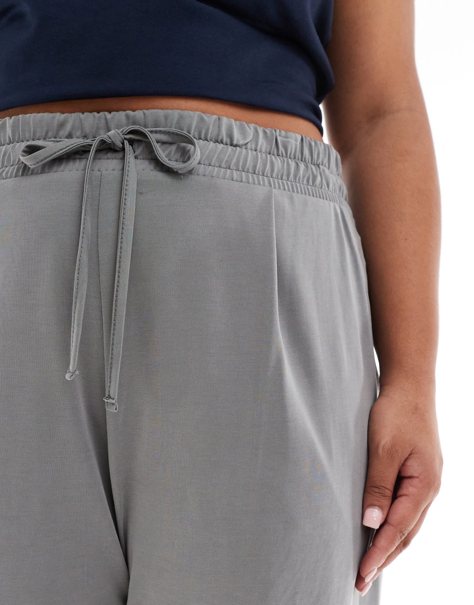 ASOS DESIGN Curve soft handle wide leg trouser with tie waist in light grey - ASOS Sample Sale EU Store