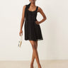 Vestito corto plissettato con corpetto a sbuffo in tessuto dobby di ASOS DESIGN in nero