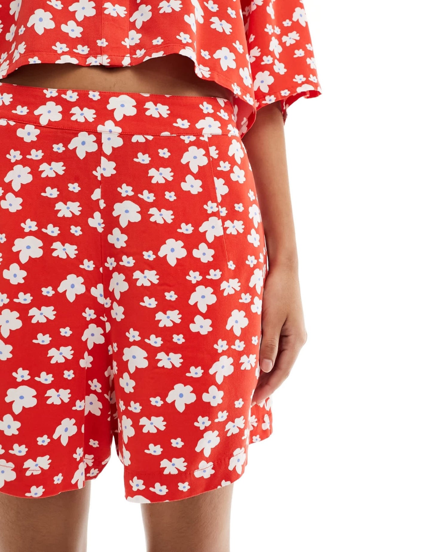 ASOS DESIGN flippy short in red floral print - ASOS Sample Sale EU Store