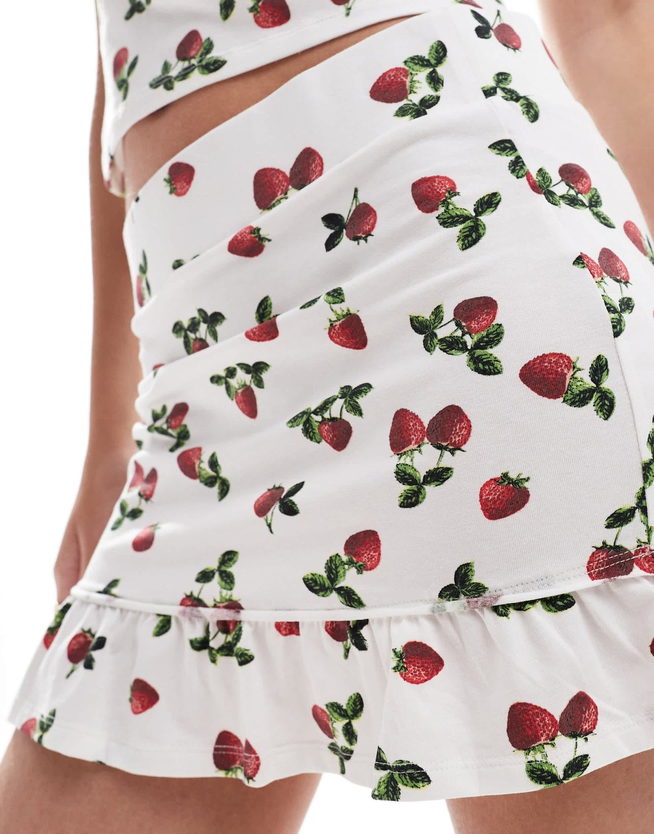 ASOS DESIGN frill hem mini skirt co - ord in strawberry print - ASOS Sample Sale EU Store