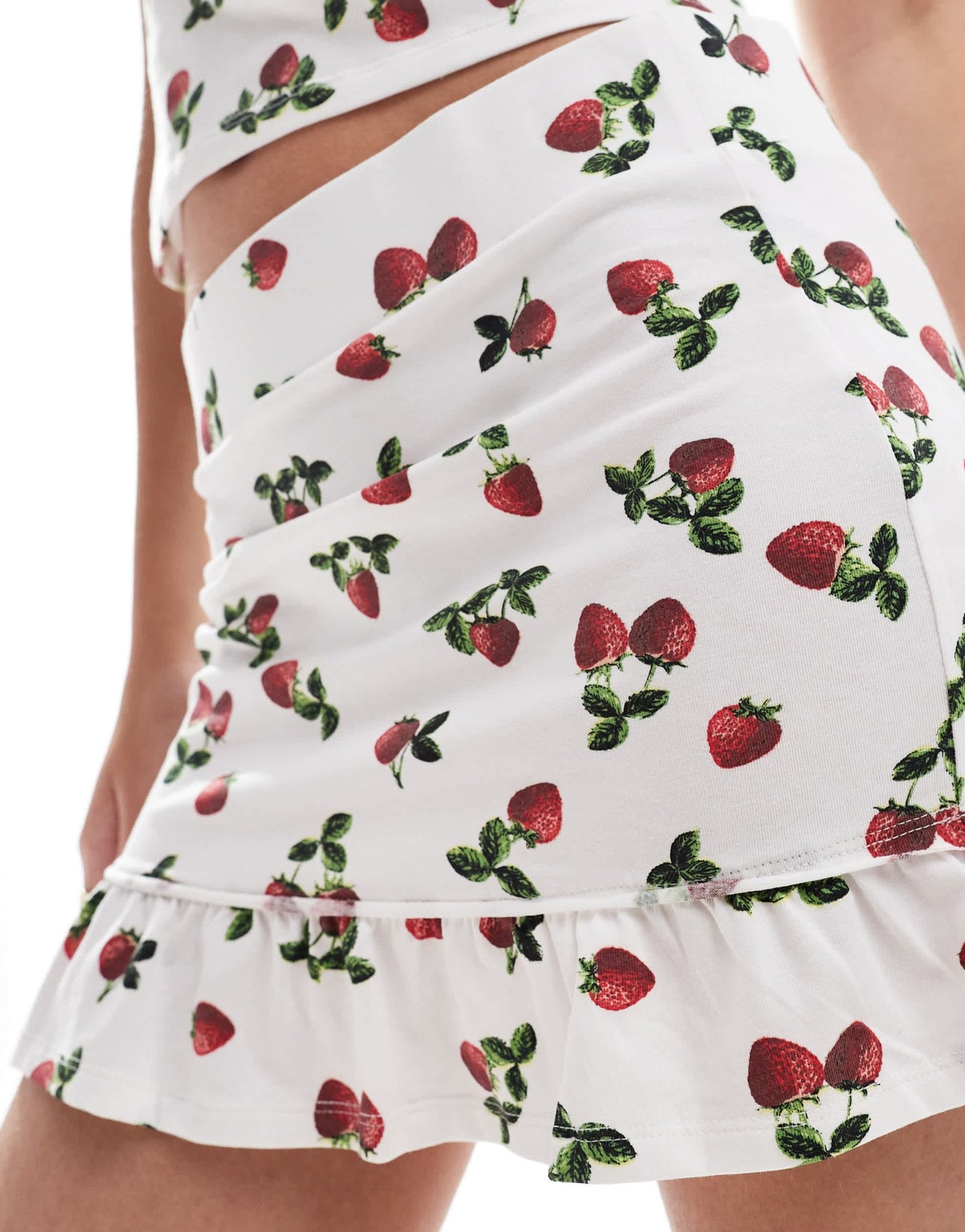 ASOS DESIGN frill hem mini skirt co - ord in strawberry print - ASOS Sample Sale EU Store