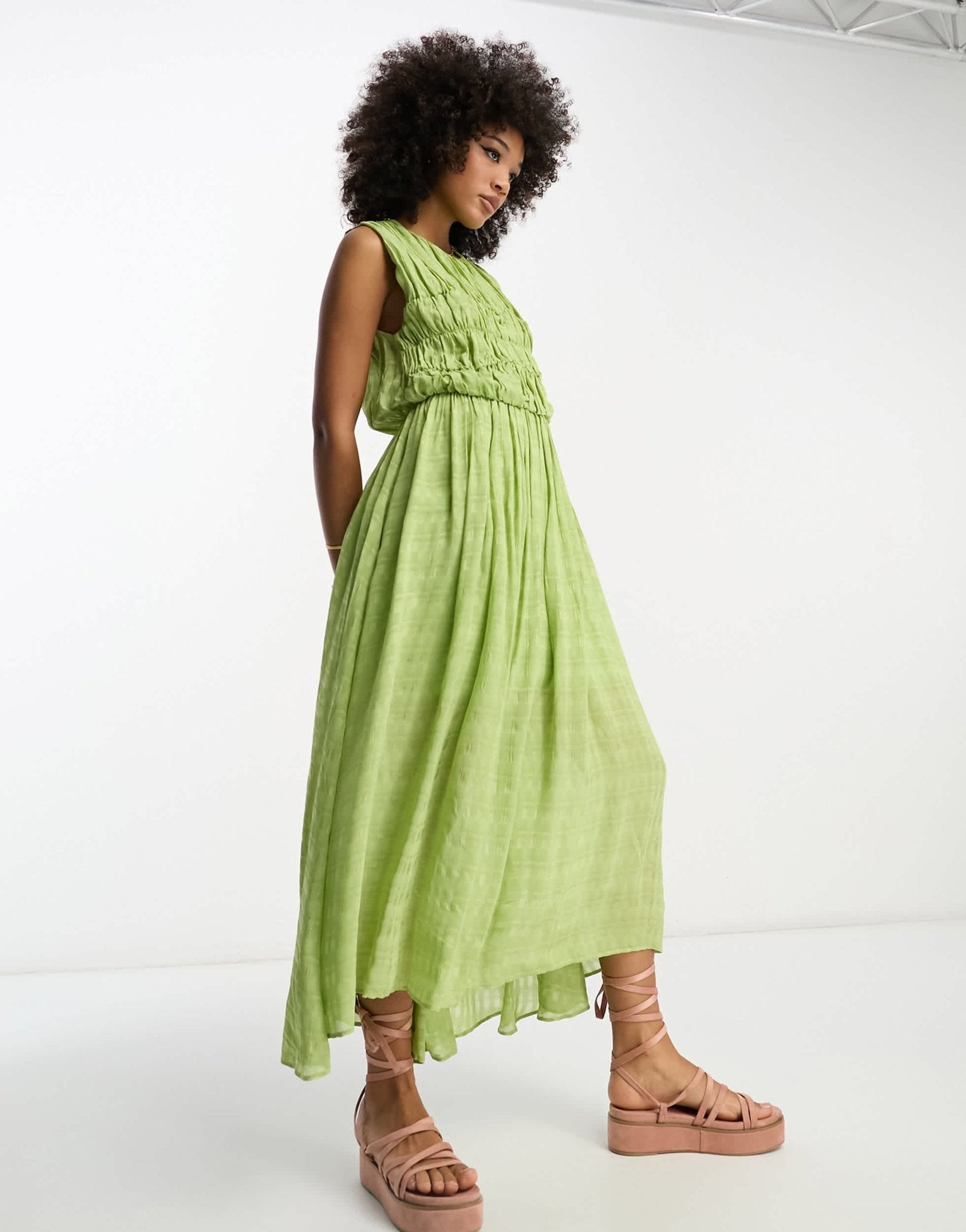 ASOS DESIGN gathered textured high low midi dress in pistachio - ASOS Sample Sale EU Store
