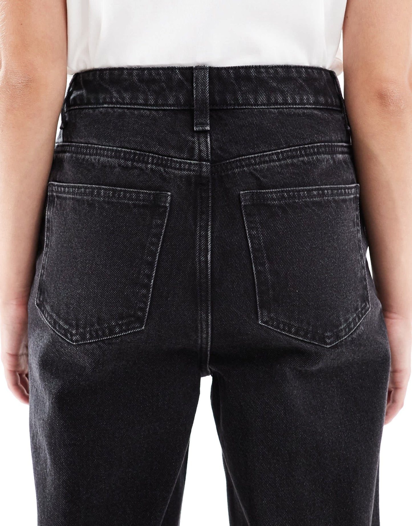 ASOS DESIGN high rise mom jeans in black - ASOS Sample Sale EU Store