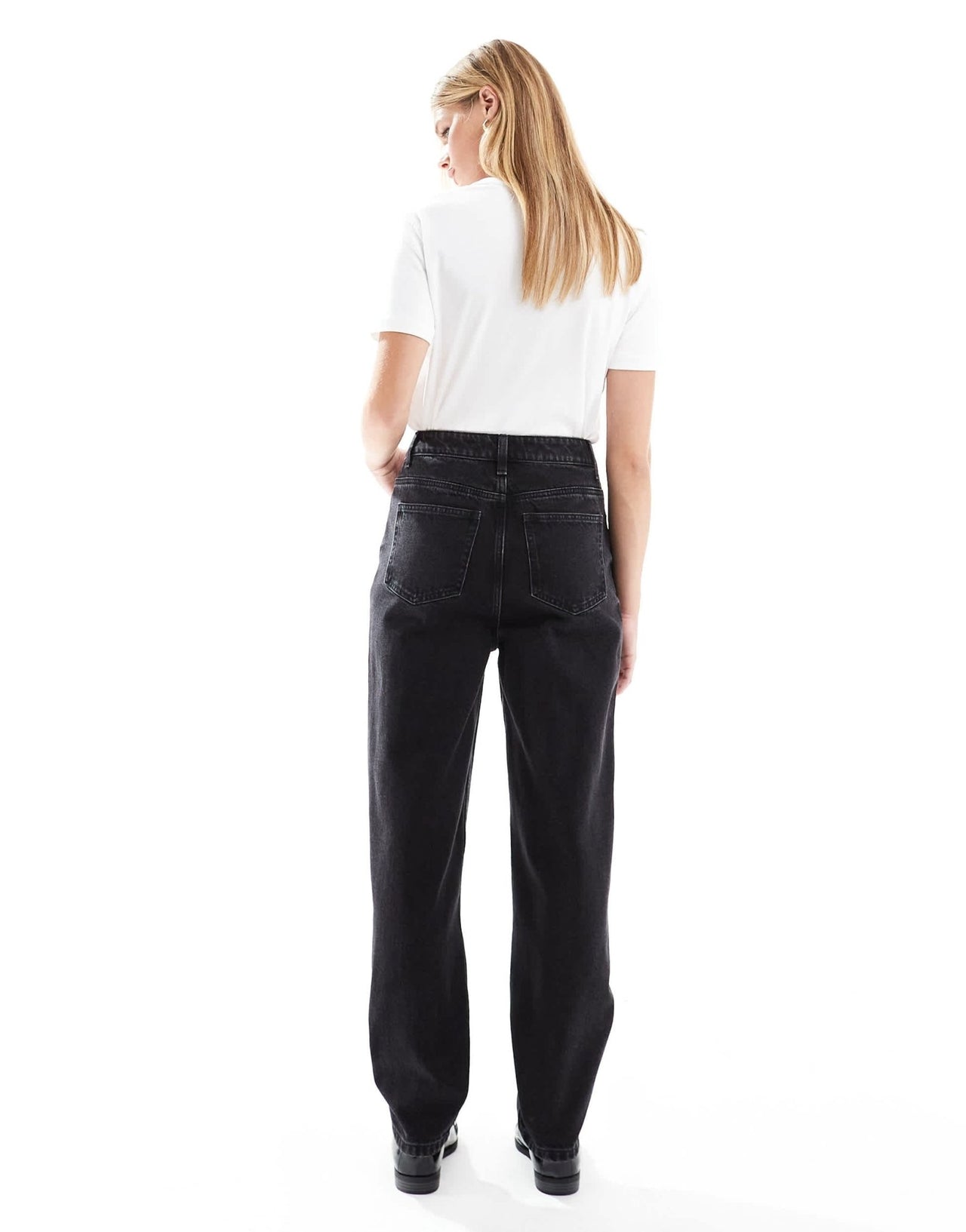 ASOS DESIGN high rise mom jeans in black - ASOS Sample Sale EU Store