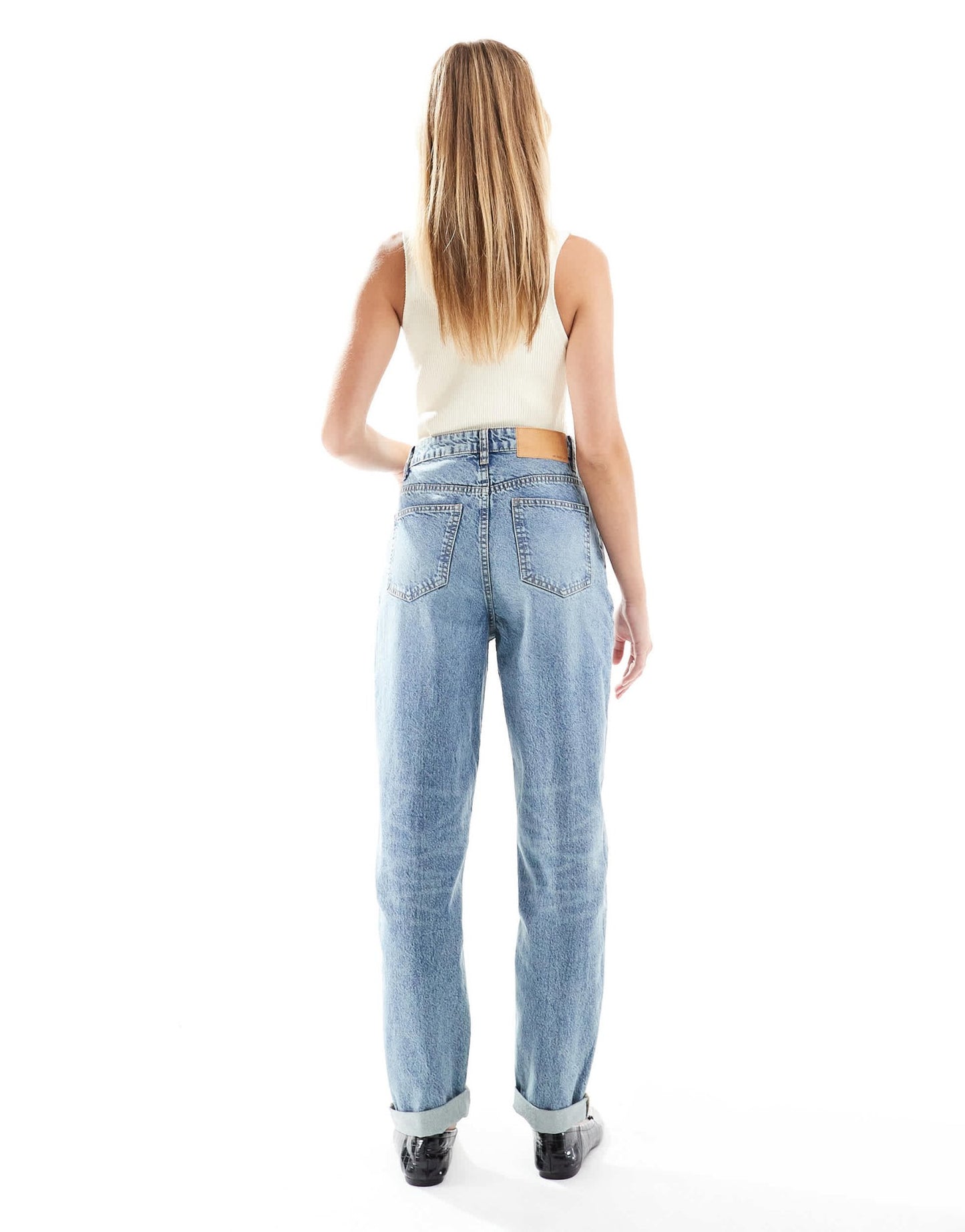 ASOS DESIGN high rise relaxed mom jean in vintage wash - ASOS Sample Sale EU Store
