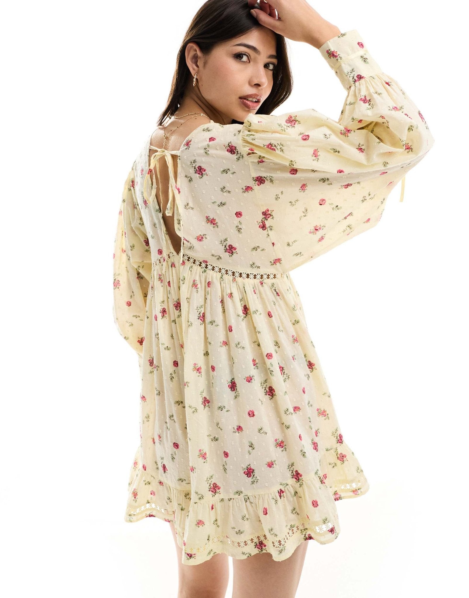 ASOS DESIGN Lace trim playsuit with full flippy shorts in ditsy print - ASOS Sample Sale EU Store