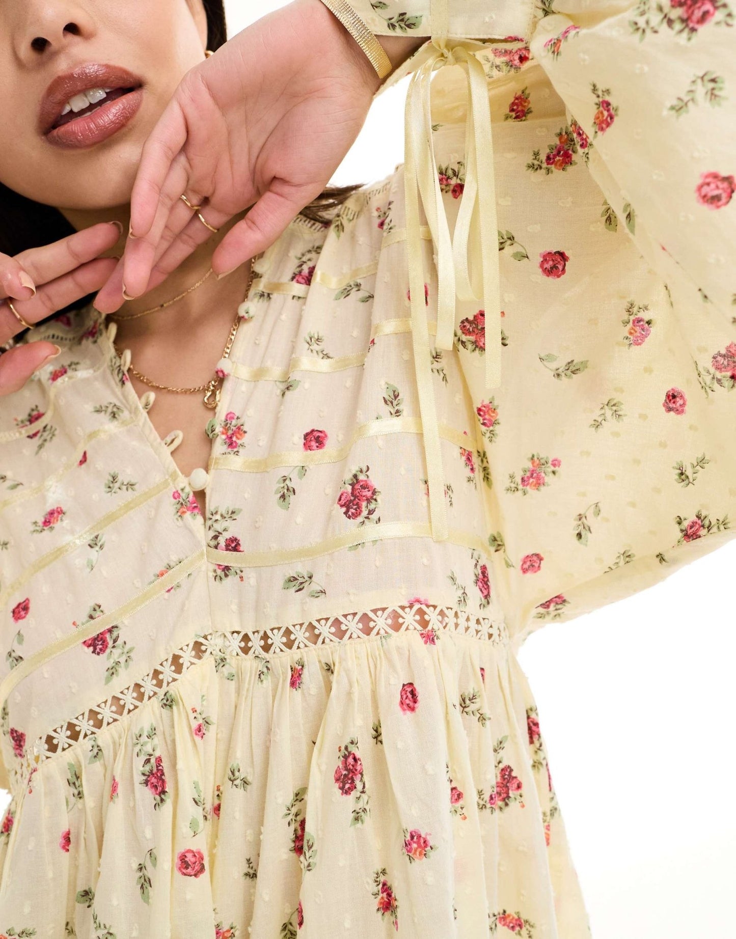ASOS DESIGN Lace trim playsuit with full flippy shorts in ditsy print - ASOS Sample Sale EU Store