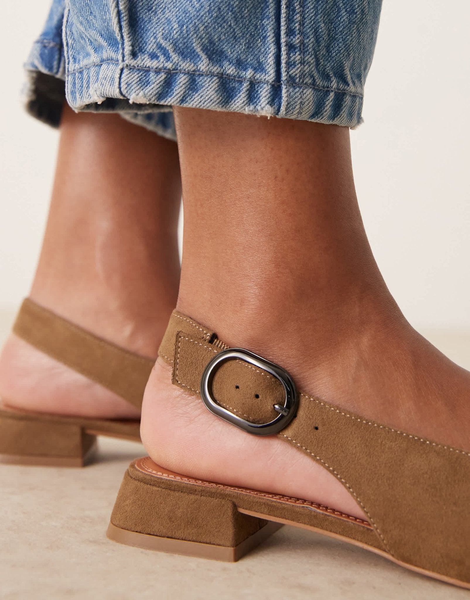 ASOS DESIGN Leonora slingback ballet in taupe suedette - ASOS Sample Sale EU Store