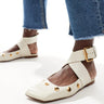 Bailarinas premium de cuero con tachuelas ASOS DESIGN en blanco roto