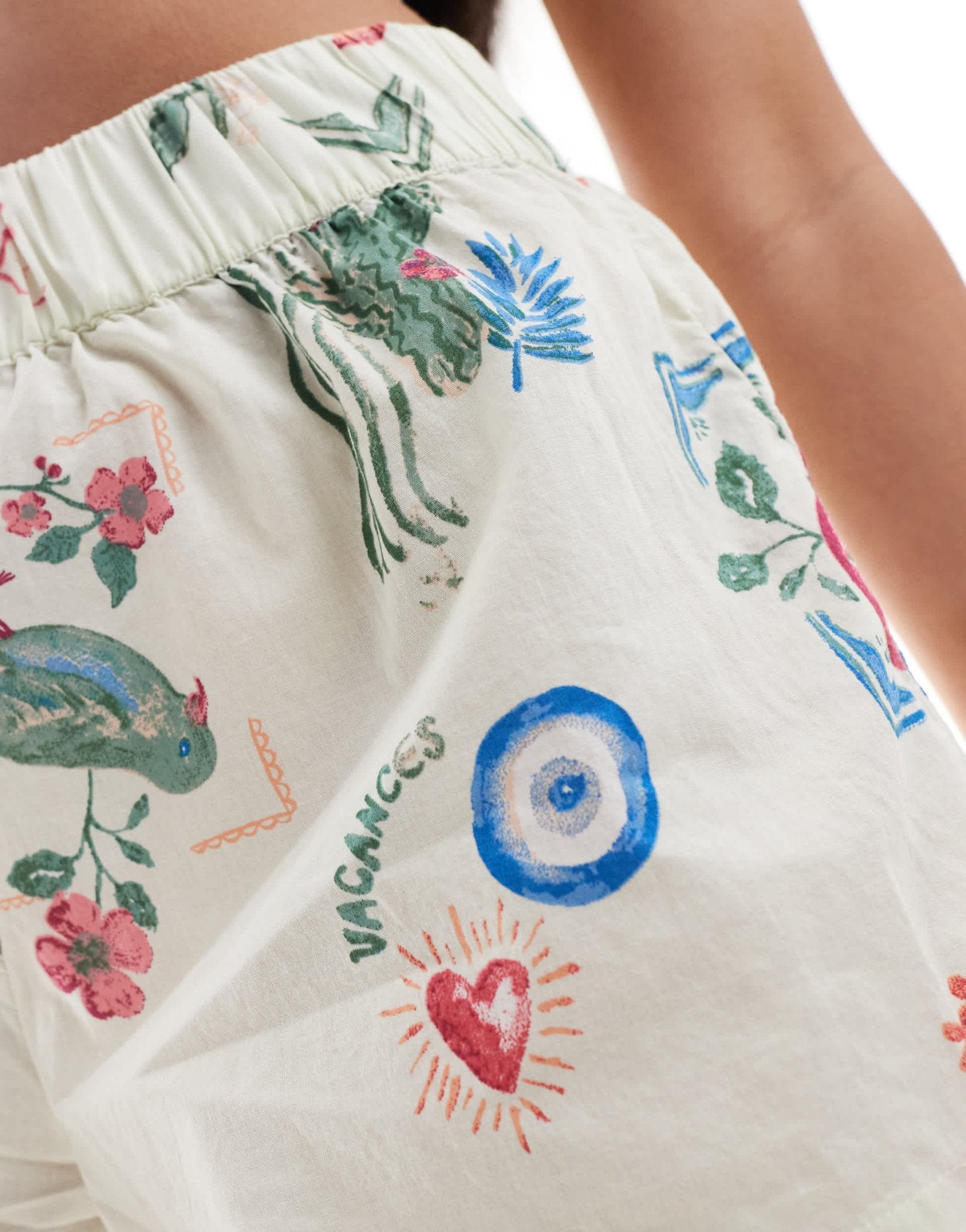 ASOS DESIGN linen look co - ord beach short in postcard print - ASOS Sample Sale EU Store