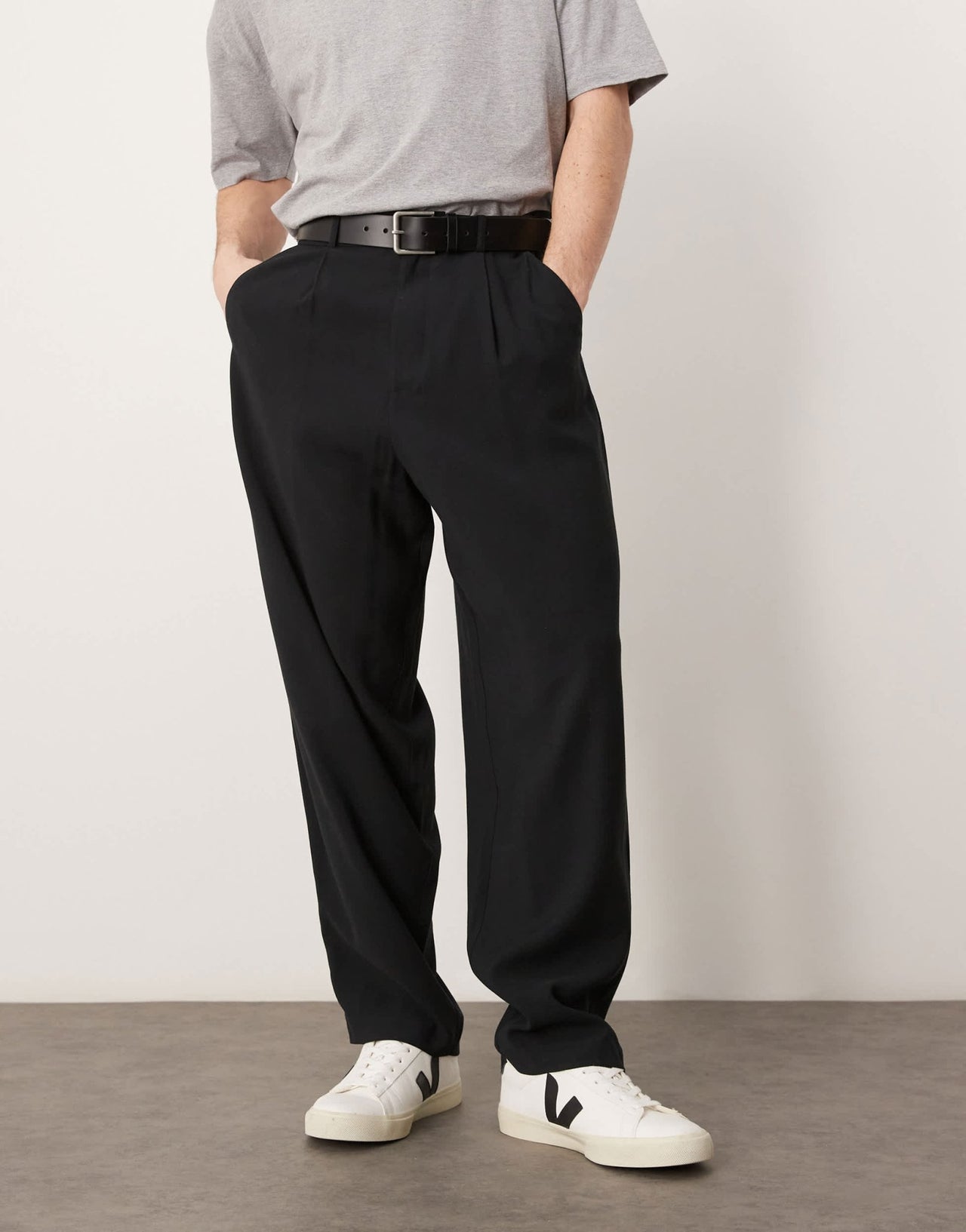 ASOS DESIGN loose skater fit smart trousers in black - ASOS Sample Sale EU Store