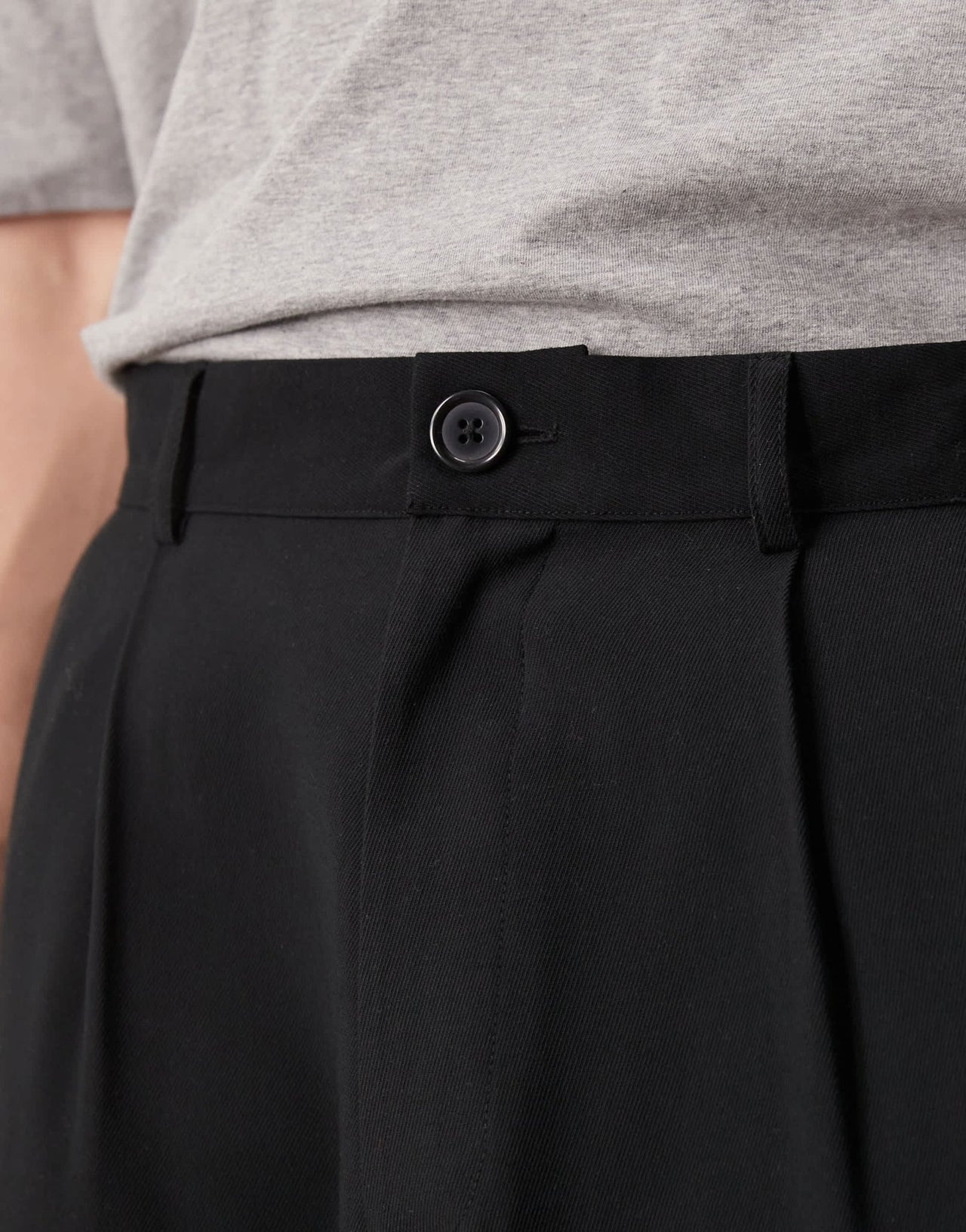 ASOS DESIGN loose skater fit smart trousers in black - ASOS Sample Sale EU Store