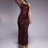 Robe midi asymétrique ASOS DESIGN en mesh à une manche avec détail de bretelle cannelée imprimé abstrait