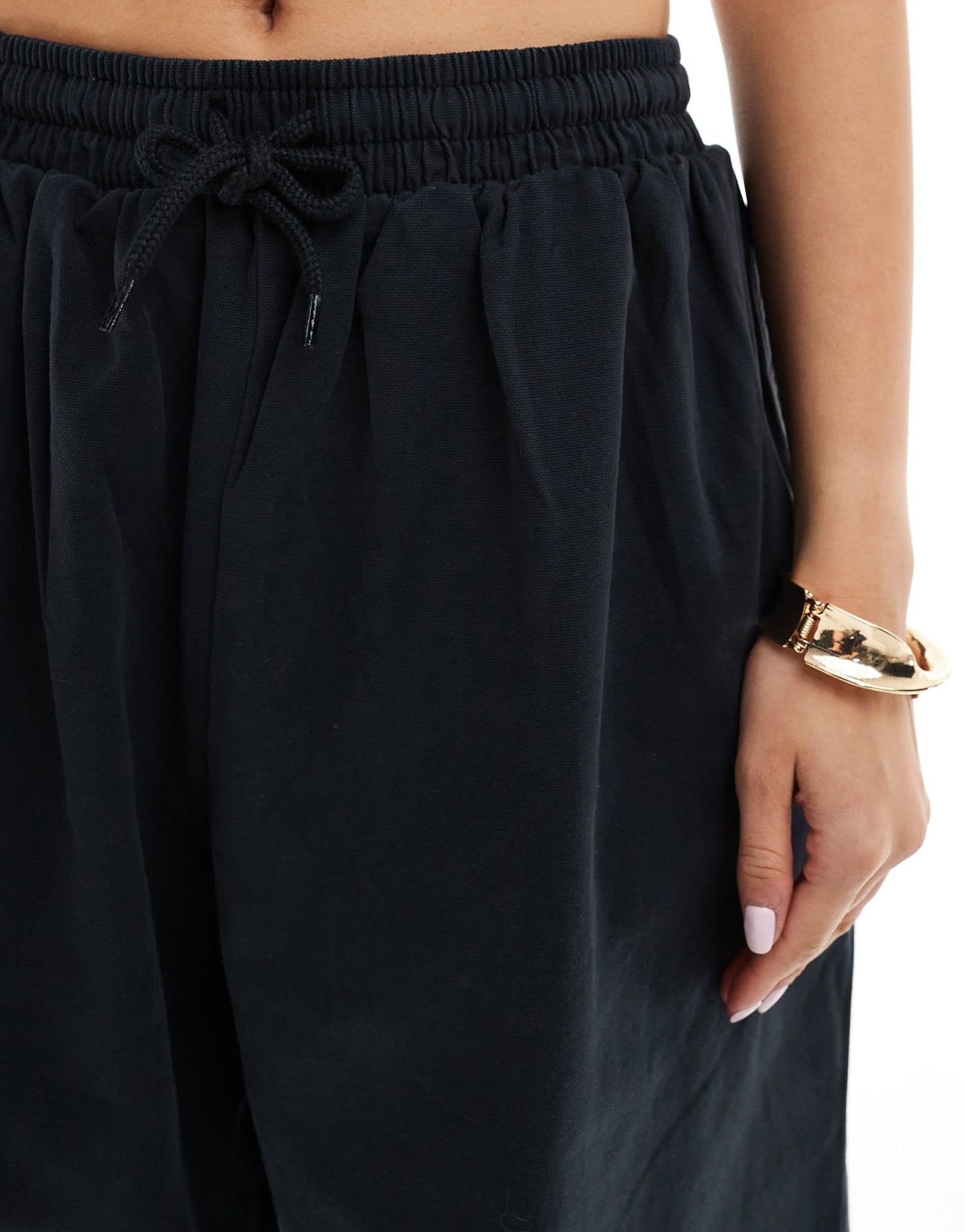 ASOS DESIGN oversized barrel leg pull on trousers in black - ASOS Sample Sale EU Store