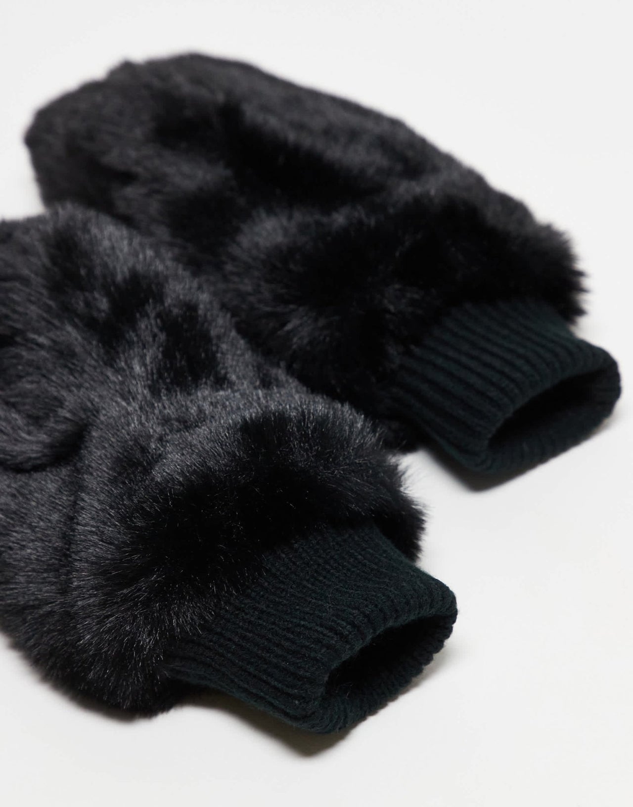 ASOS DESIGN oversized faux fur mitten in black - ASOS Sample Sale EU Store