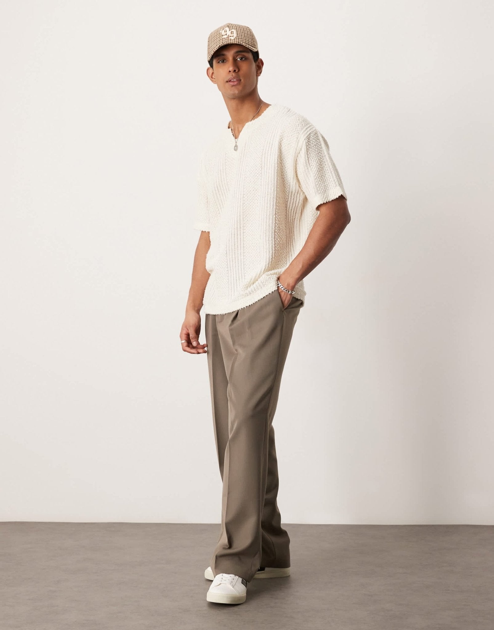ASOS DESIGN oversized textured v neck t-shirt in neutral - ASOS Sample Sale EU Store