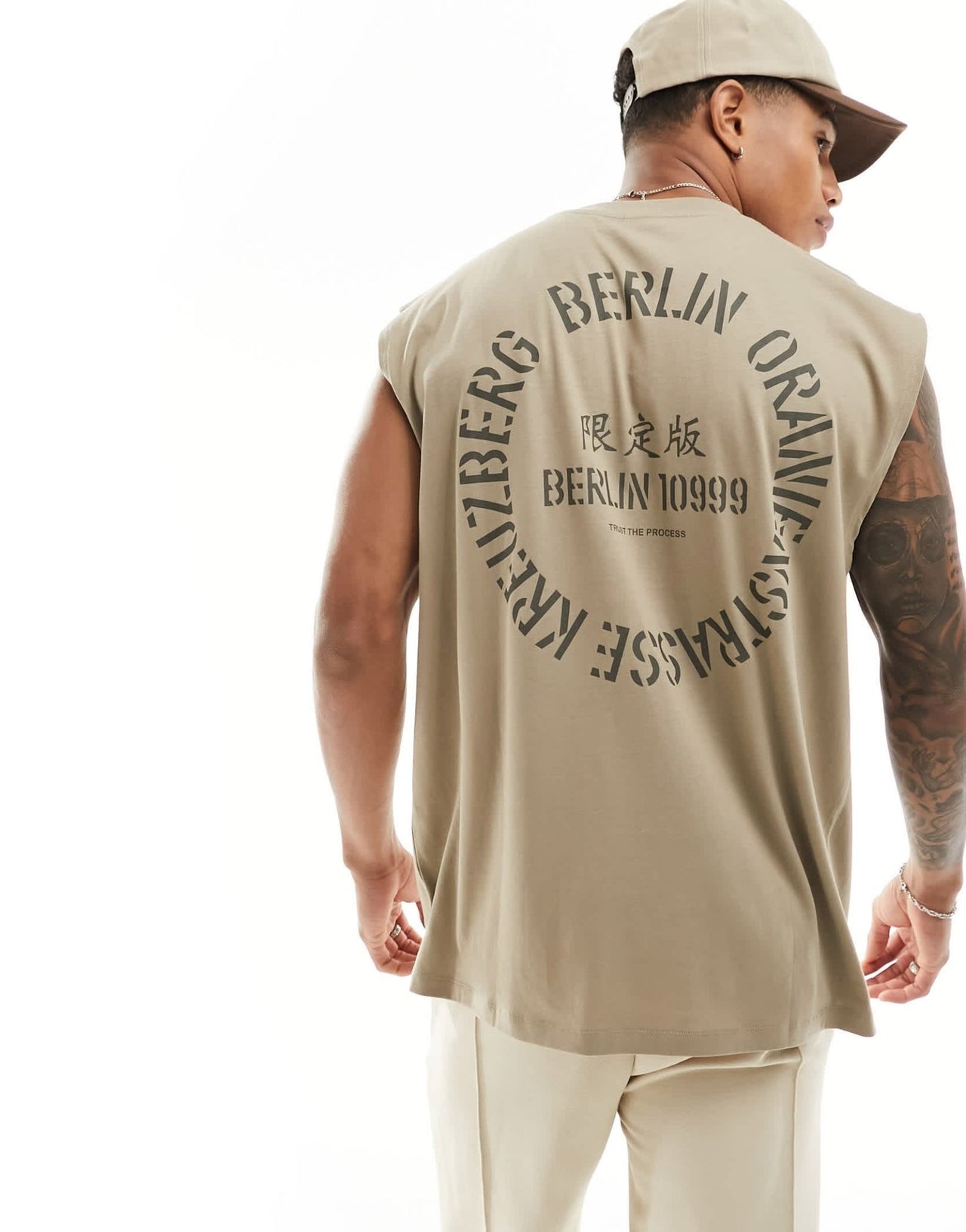 ASOS DESIGN oversized vest in dark beige with back city print - ASOS Sample Sale EU Store