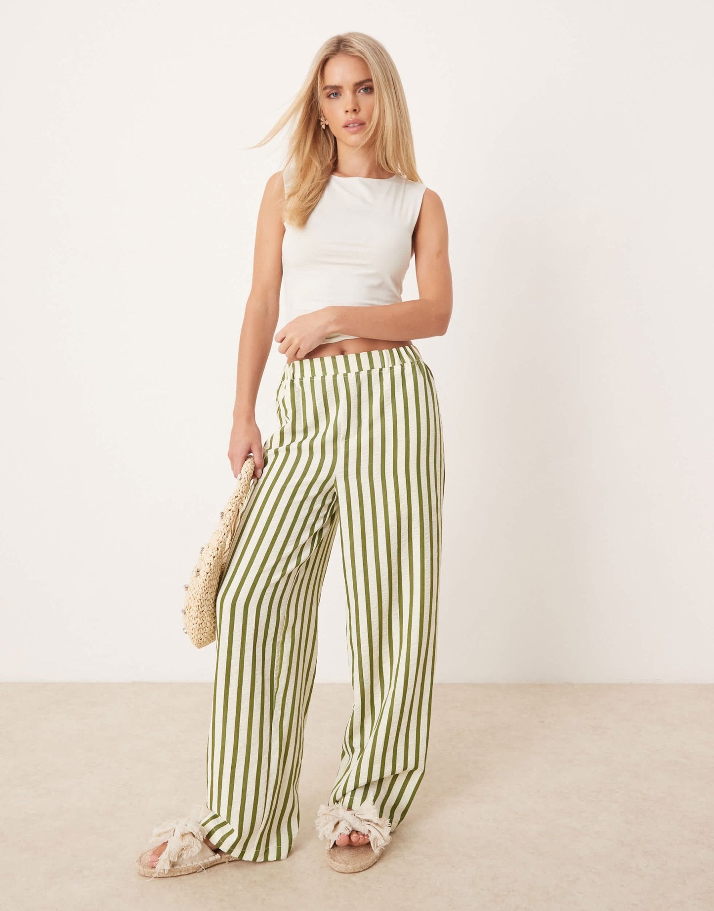 ASOS DESIGN Petite straight leg seersucker trousers in khaki stripe - ASOS Sample Sale EU Store