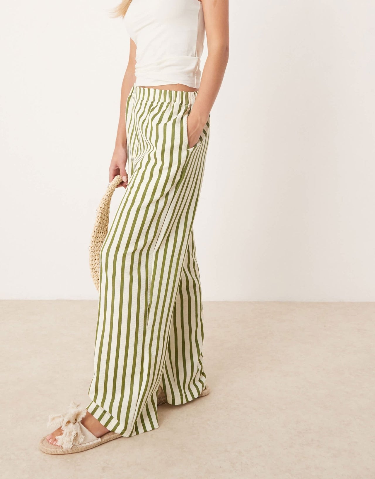 ASOS DESIGN Petite straight leg seersucker trousers in khaki stripe - ASOS Sample Sale EU Store