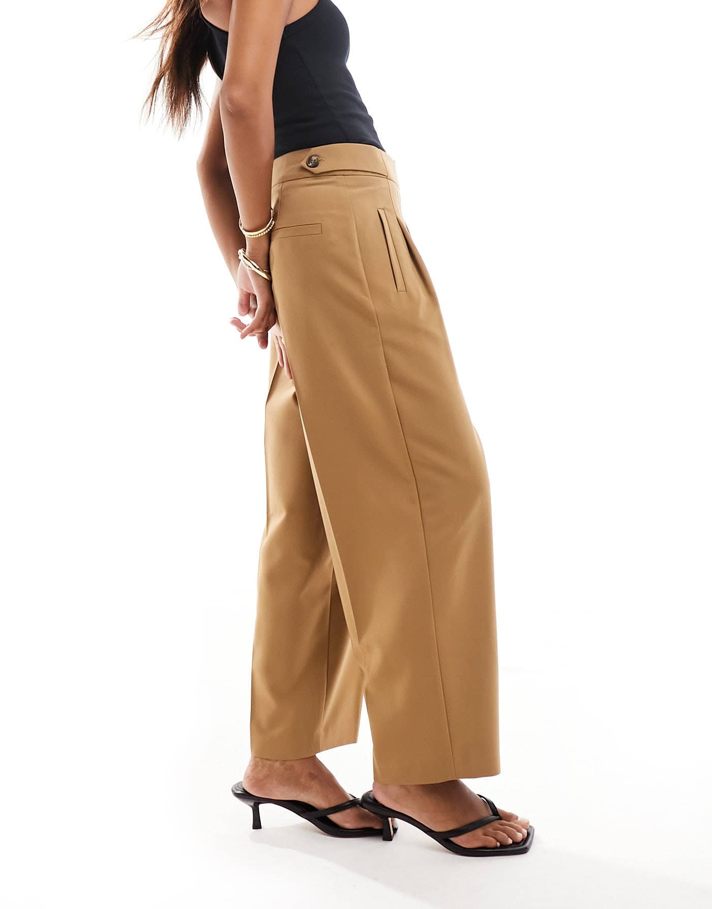 ASOS DESIGN Petite tailored barrel leg trouser in brown - ASOS Sample Sale EU Store