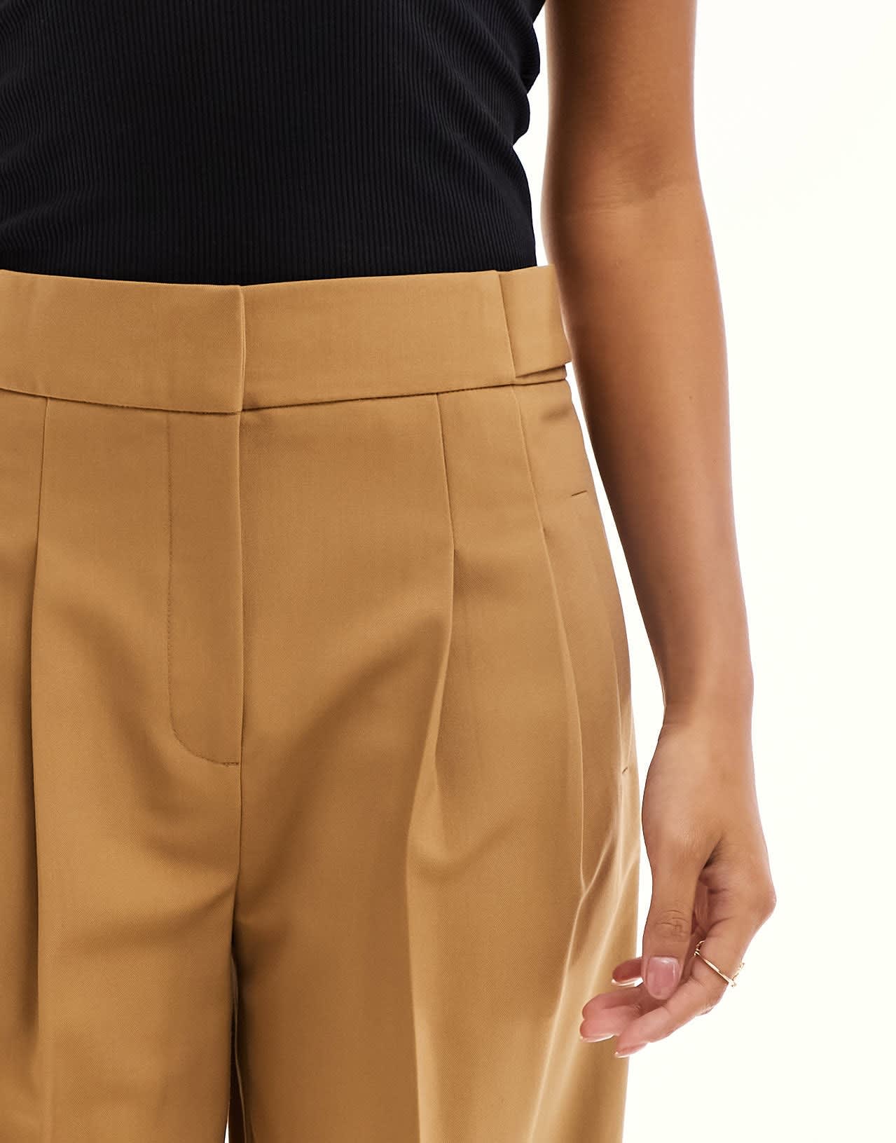 ASOS DESIGN Petite tailored barrel leg trouser in brown - ASOS Sample Sale EU Store