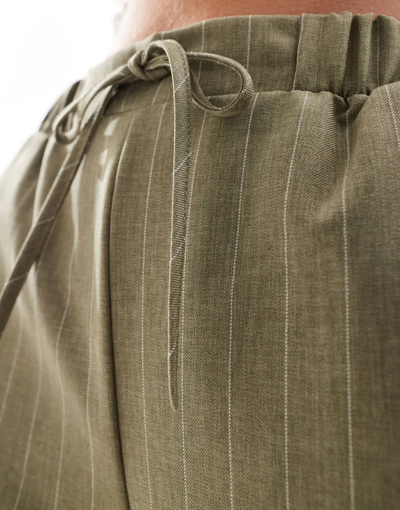 ASOS DESIGN Petite tailored pull on trousers in olive stripe - ASOS Sample Sale EU Store