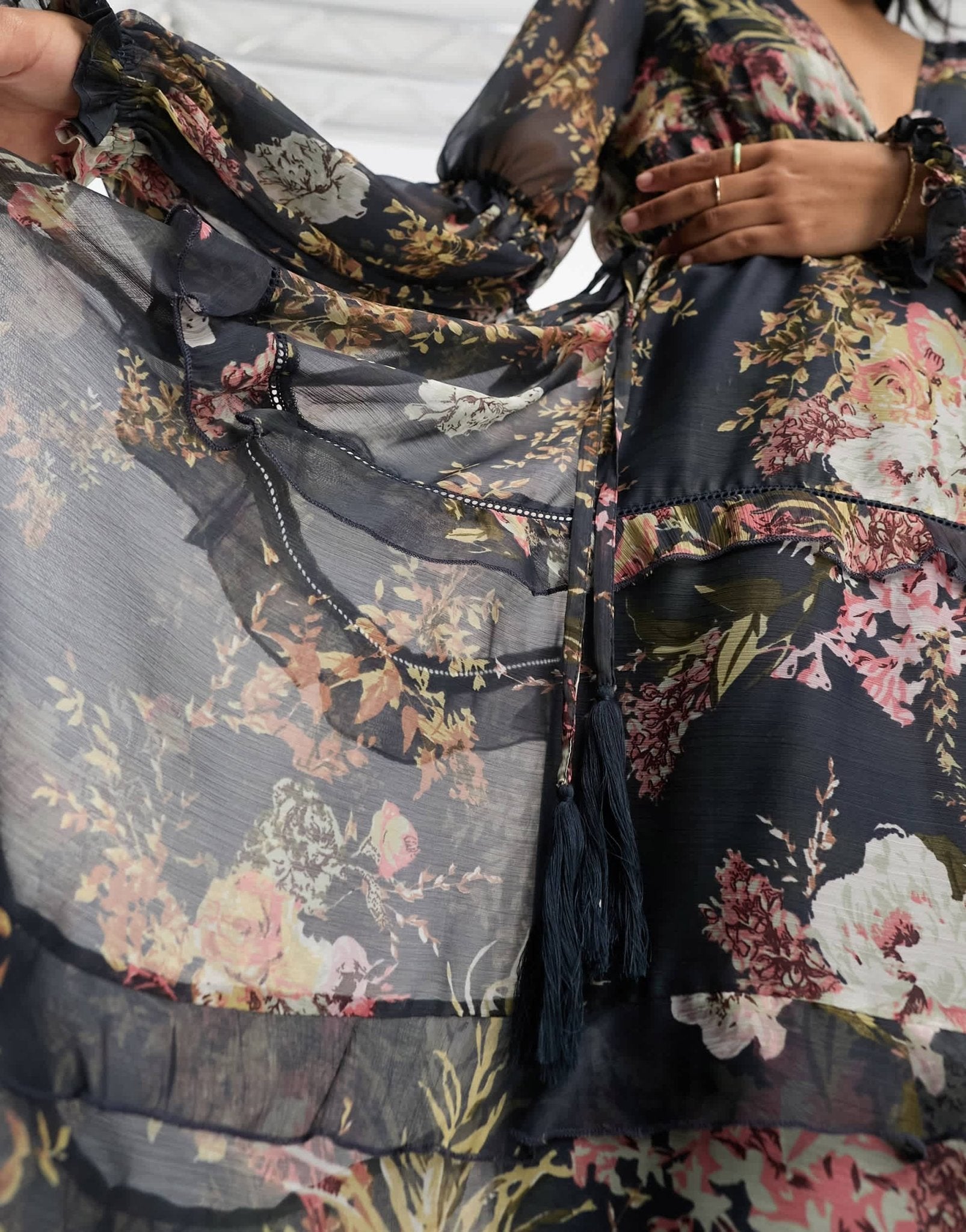 ASOS DESIGN pleated layered tiered midi dress in navy floral print with lace trim - ASOS Sample Sale EU Store