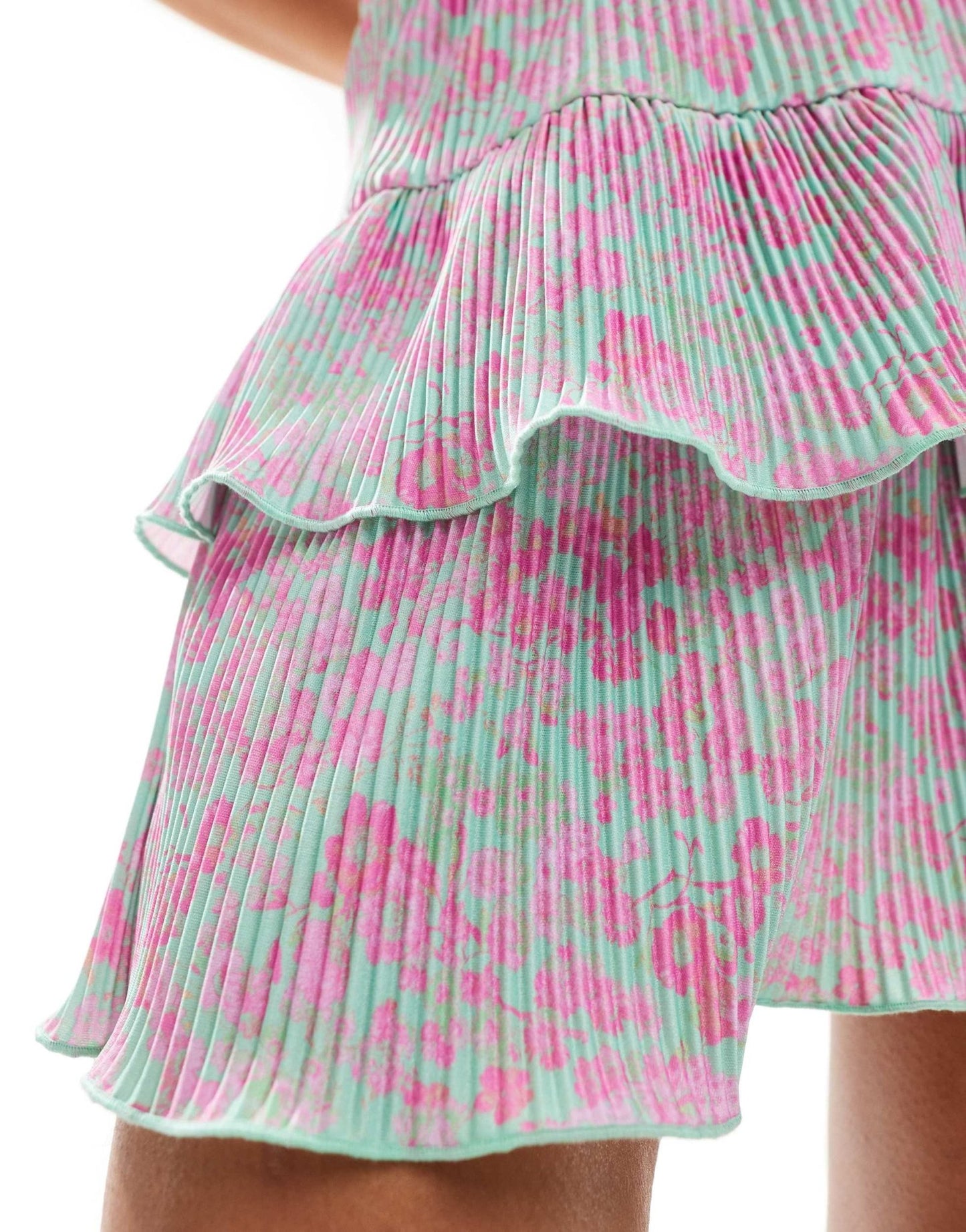 ASOS DESIGN plisse flippy mini skirt in floral - ASOS Sample Sale EU Store