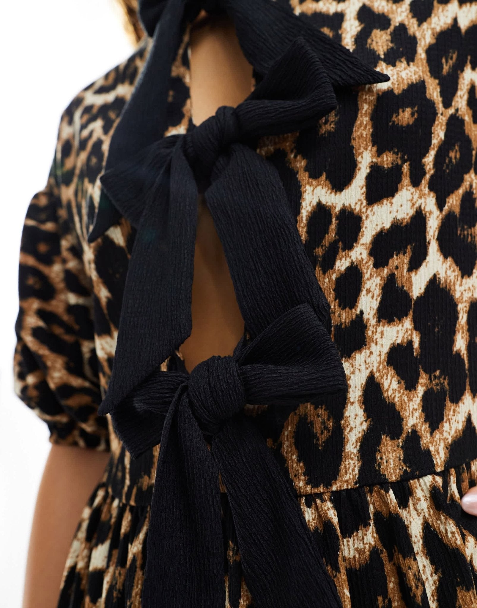 ASOS DESIGN puff sleeve tie front maxi dress in leopard print - ASOS Sample Sale EU Store