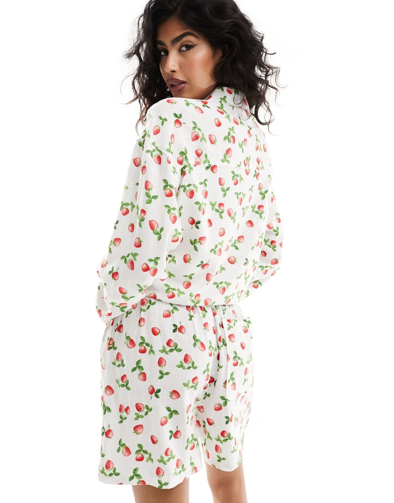 ASOS DESIGN pull on short with linen in strawberry - ASOS Sample Sale EU Store