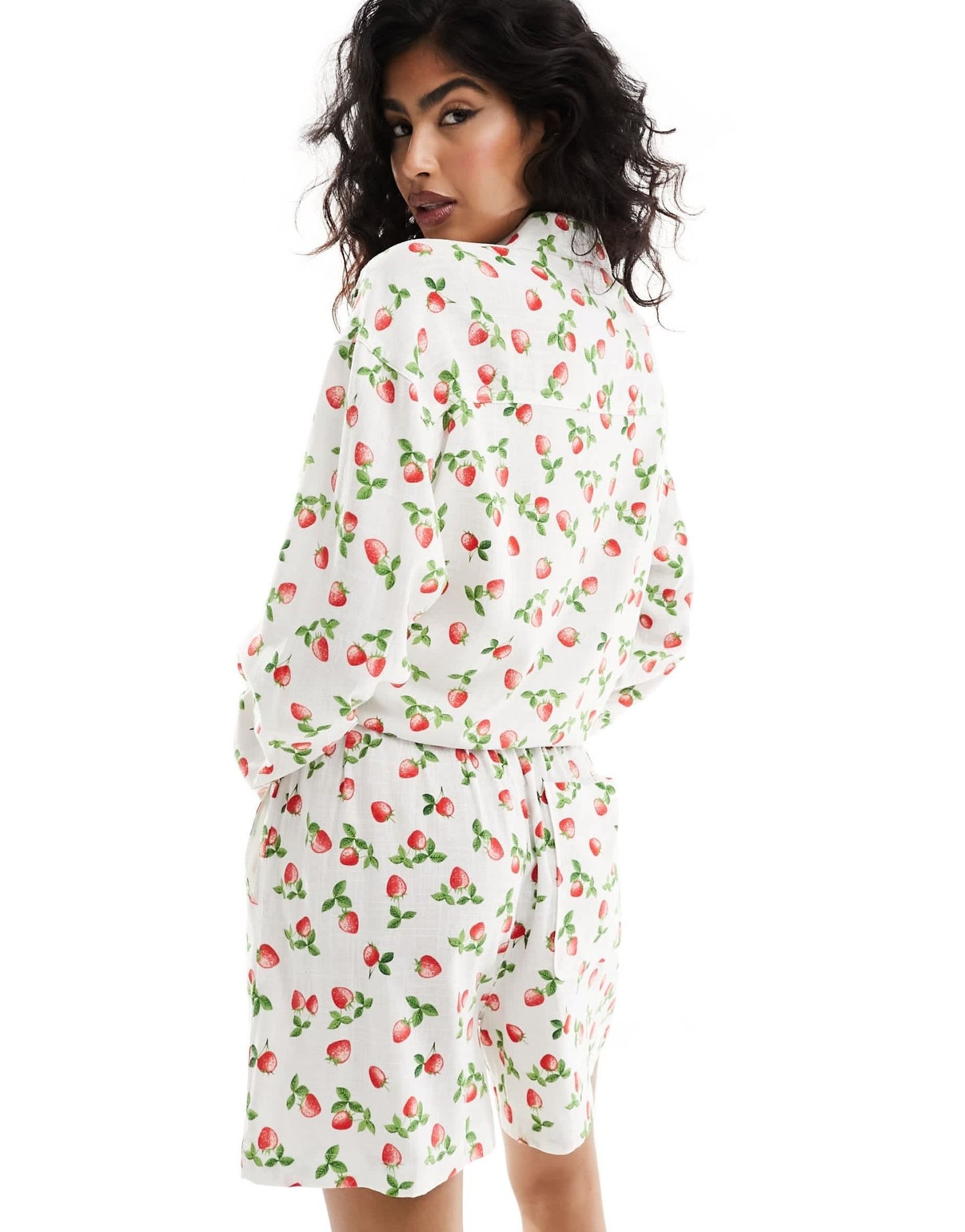 ASOS DESIGN pull on short with linen in strawberry - ASOS Sample Sale EU Store