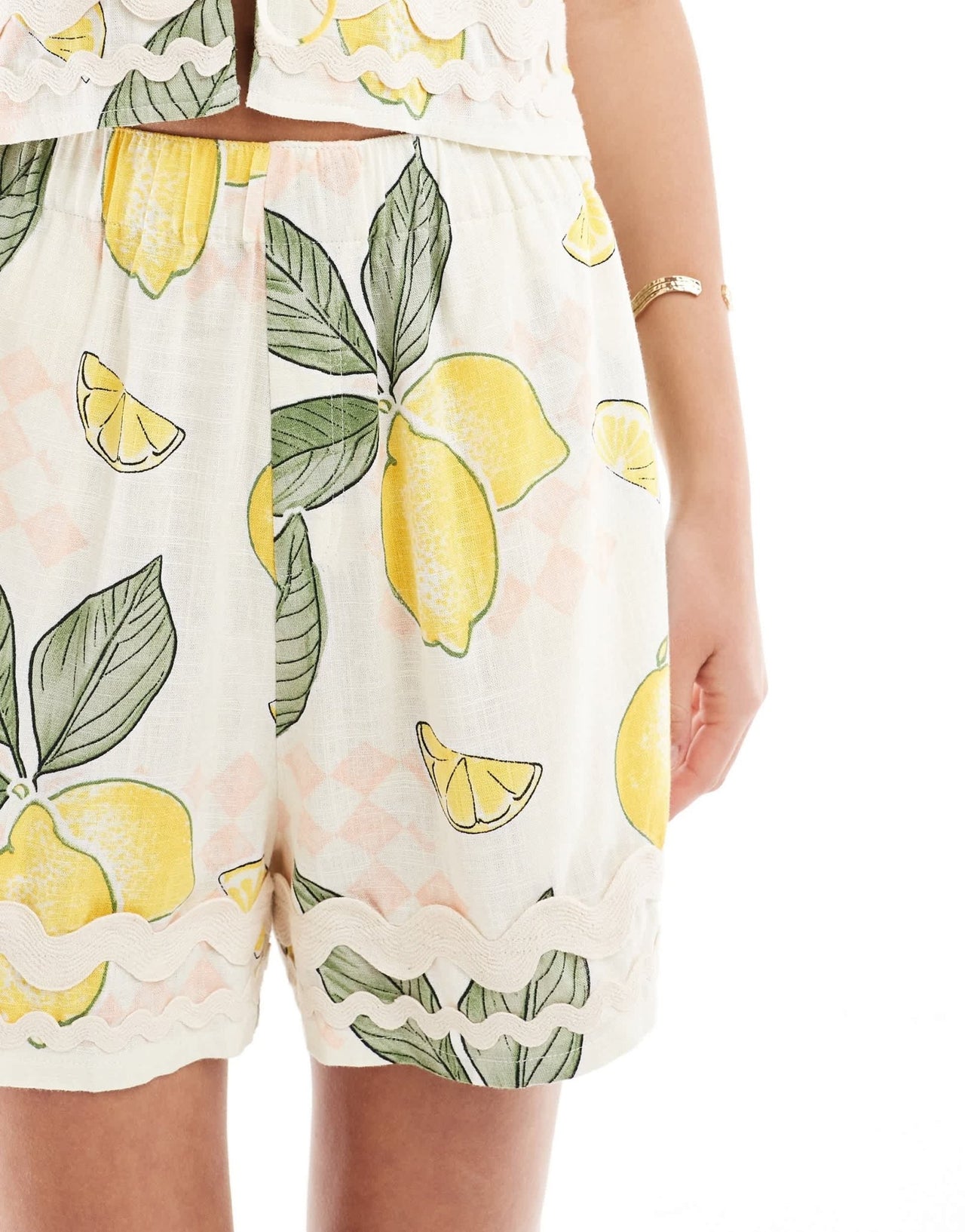 ASOS DESIGN pull on short with rik rak trim in lemon print - ASOS Sample Sale EU Store