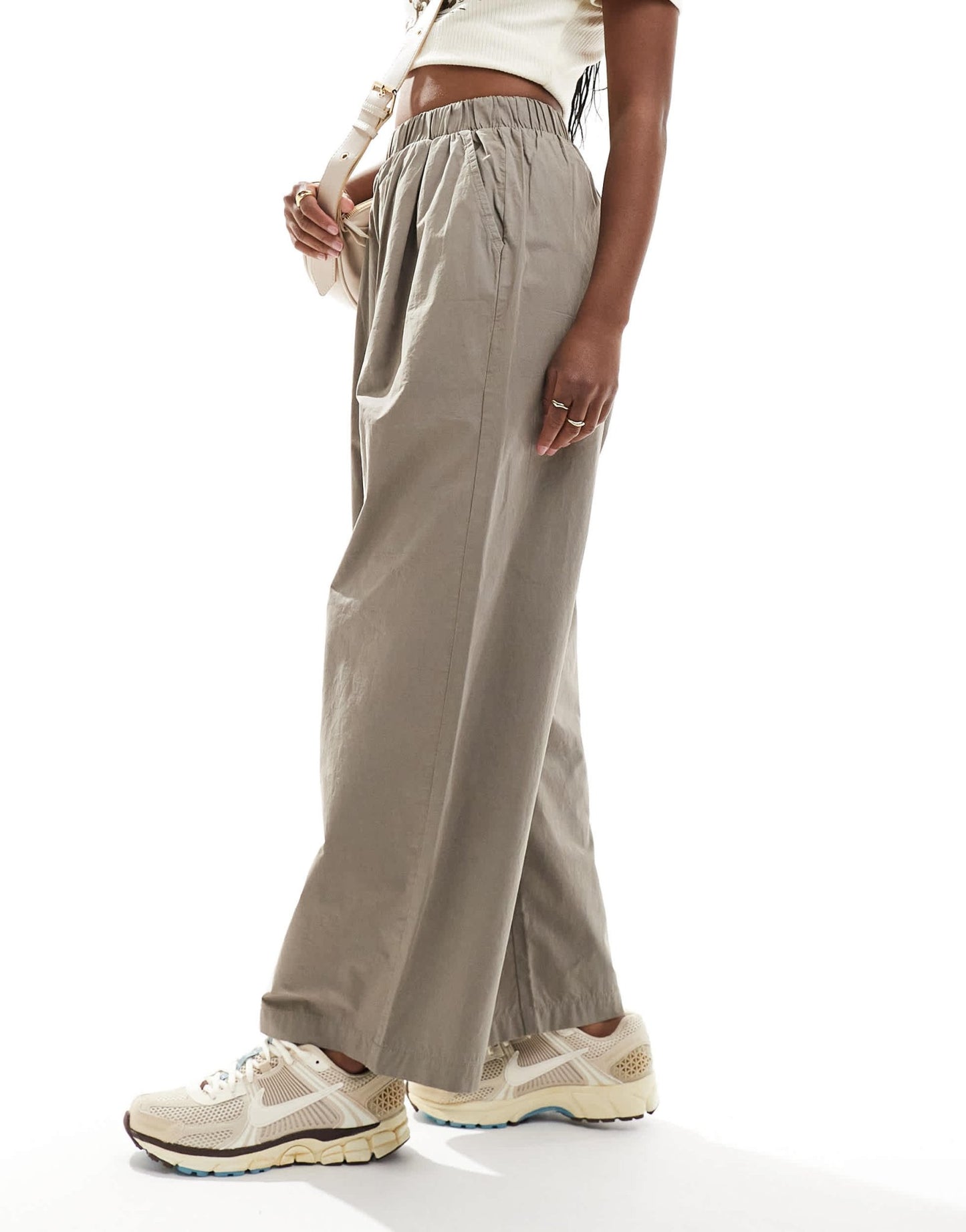 ASOS DESIGN pull on trouser with pleat detail in washed khaki - ASOS Sample Sale EU Store