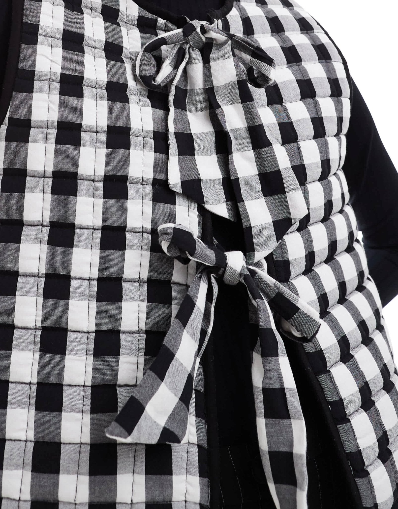ASOS DESIGN quilted gilet with bows in mono gingham - ASOS Sample Sale EU Store