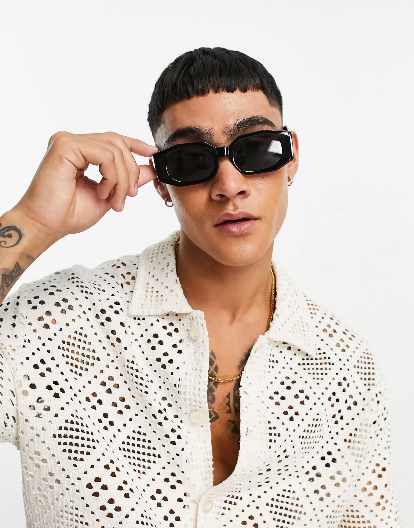 ASOS DESIGN rectangle angled sunglasses with smoke lens and black frame - ASOS Sample Sale EU Store