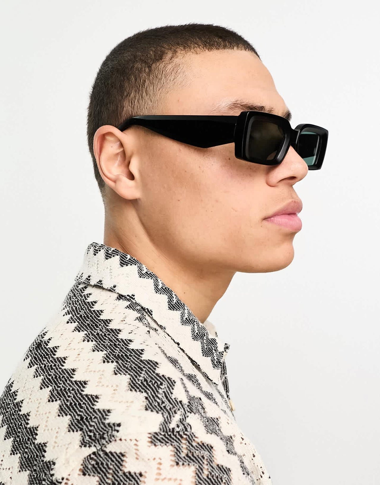 ASOS DESIGN rectangle oversized bevelled sunglasses with green lens and matte black frame - ASOS Sample Sale EU Store