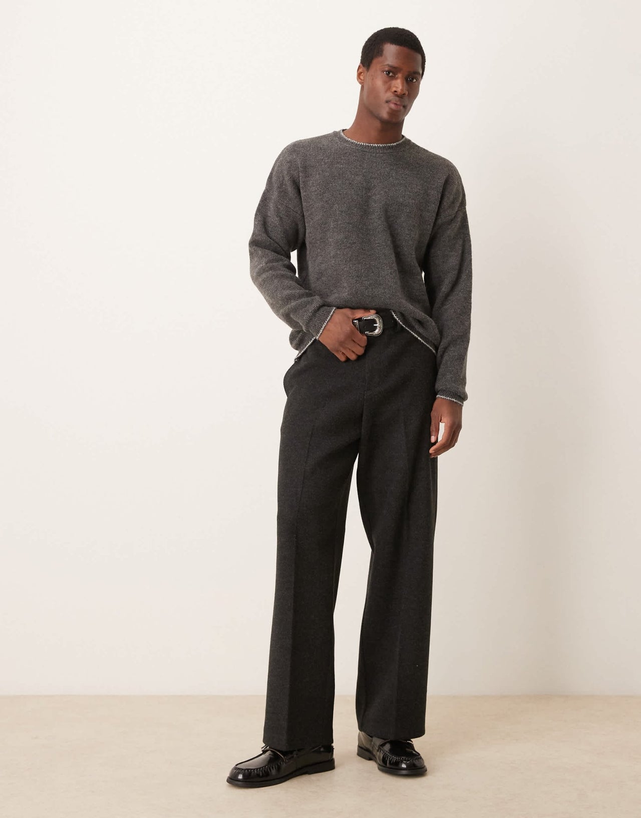 ASOS DESIGN relaxed knitted plush jumper in charcoal with contrast blanket stitch - ASOS Sample Sale EU Store