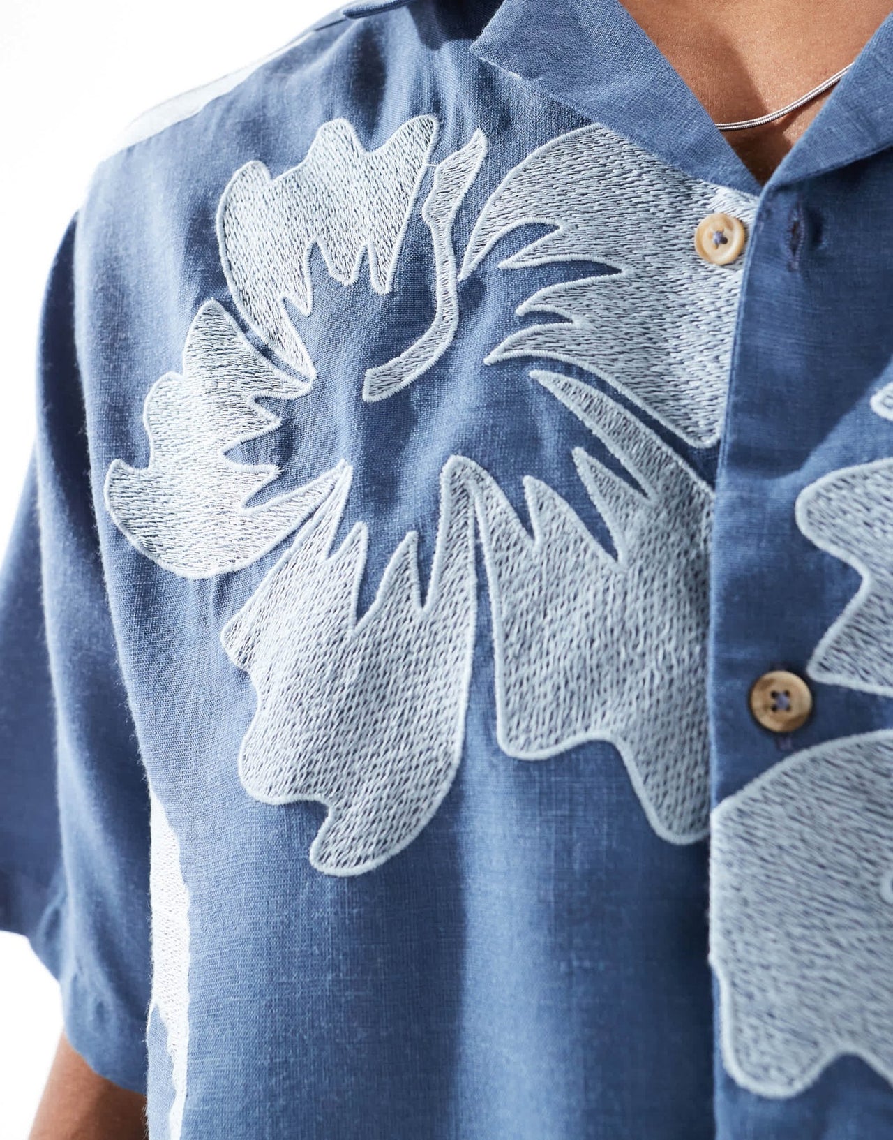 ASOS DESIGN relaxed revere shirt with hawaiian floral embroidery - ASOS Sample Sale EU Store