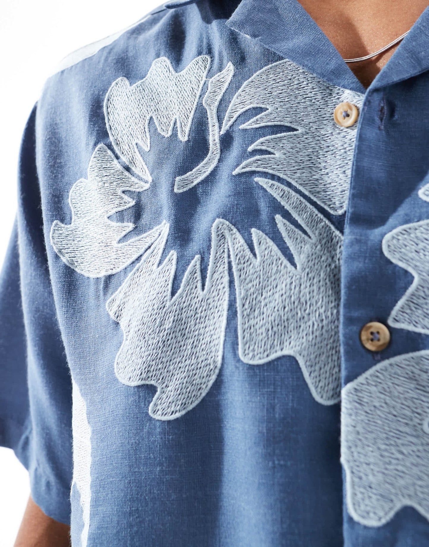 ASOS DESIGN relaxed revere shirt with hawaiian floral embroidery - ASOS Sample Sale EU Store