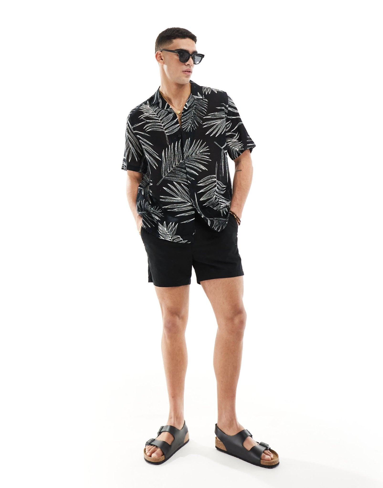 ASOS DESIGN relaxed revere shirt with leaf print in black - ASOS Sample Sale EU Store