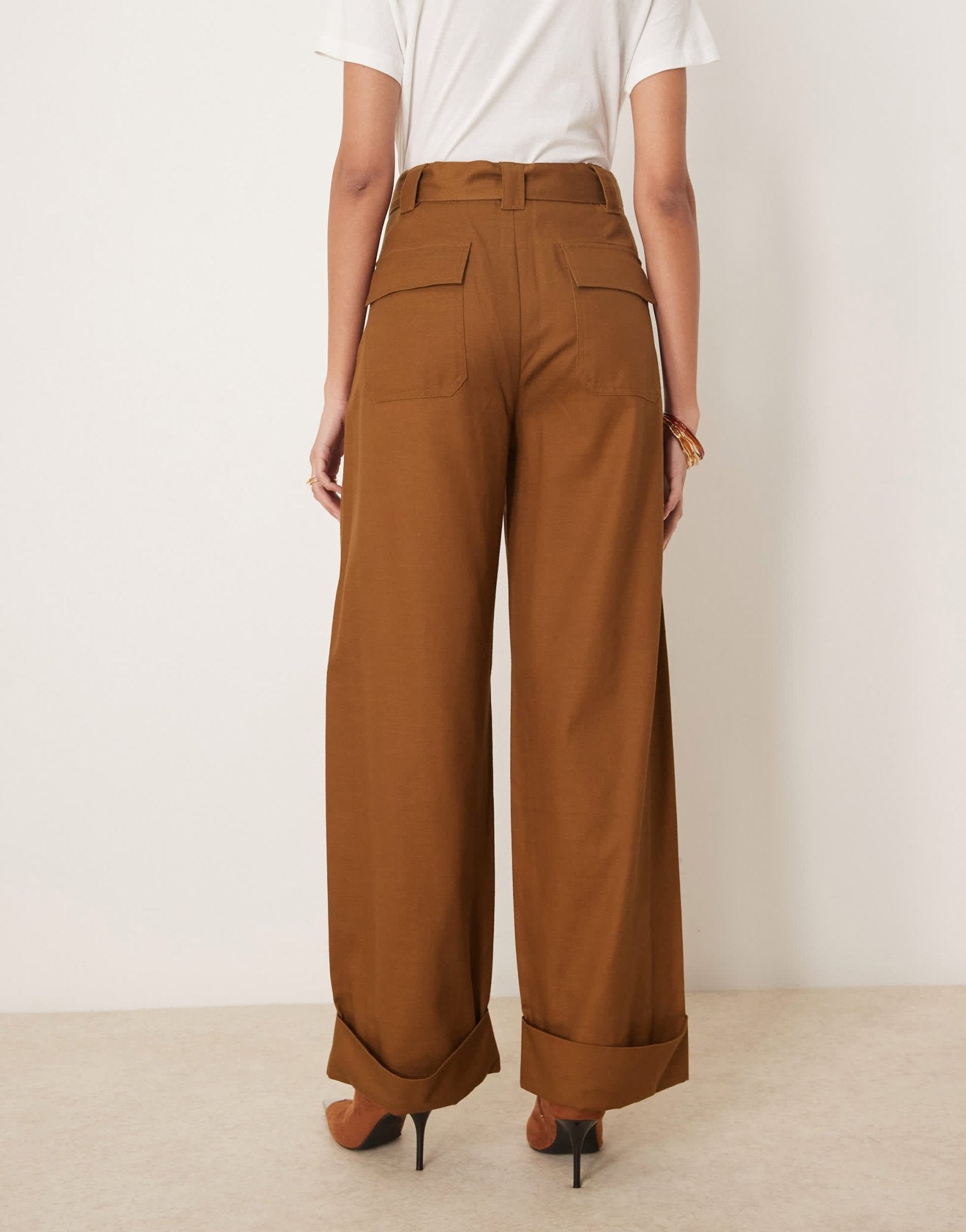 ASOS DESIGN relaxed trousers with turn up hem in tan co - ord - ASOS Sample Sale EU Store