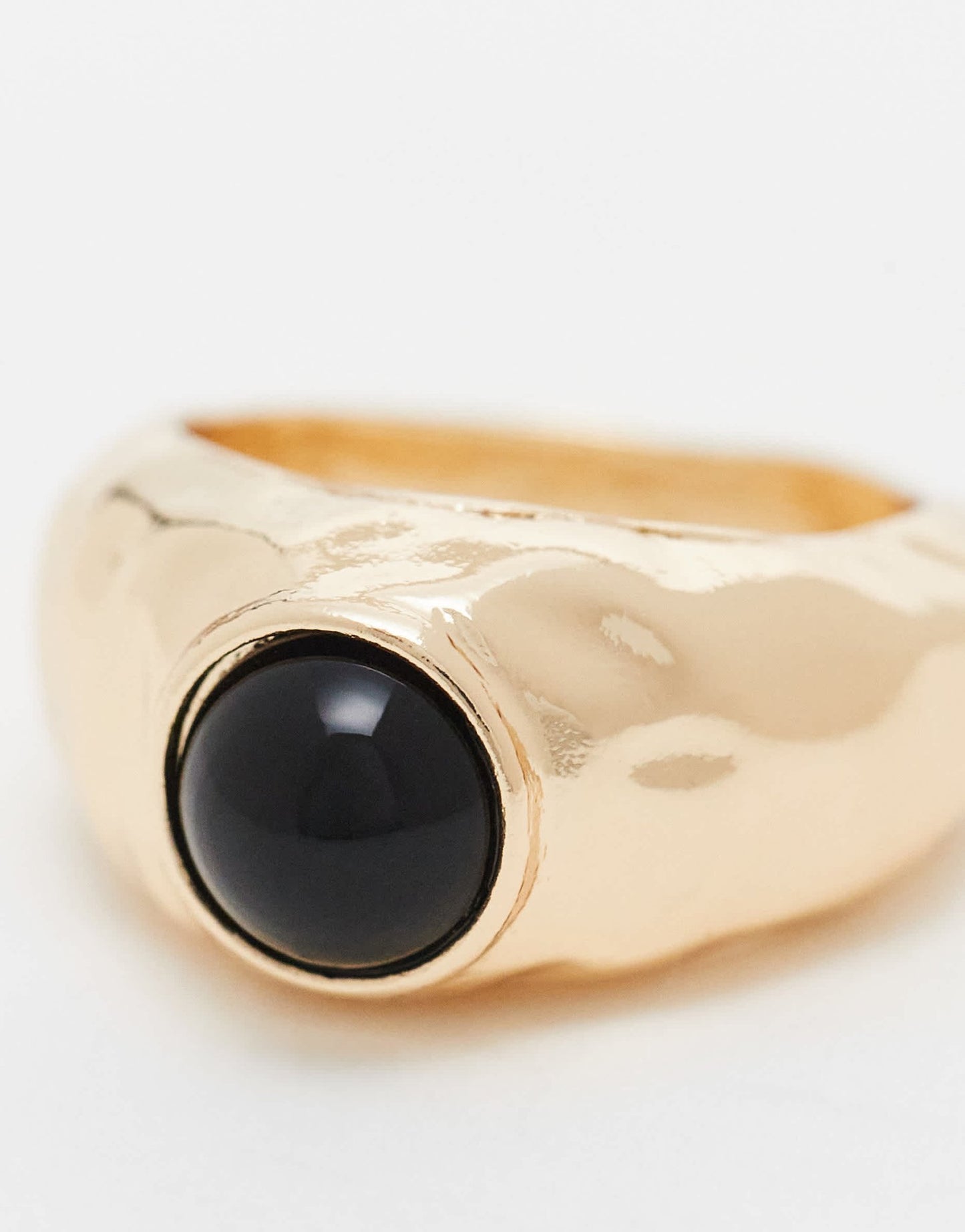 ASOS DESIGN ring with molten black stone detail in gold tone - ASOS Sample Sale EU Store