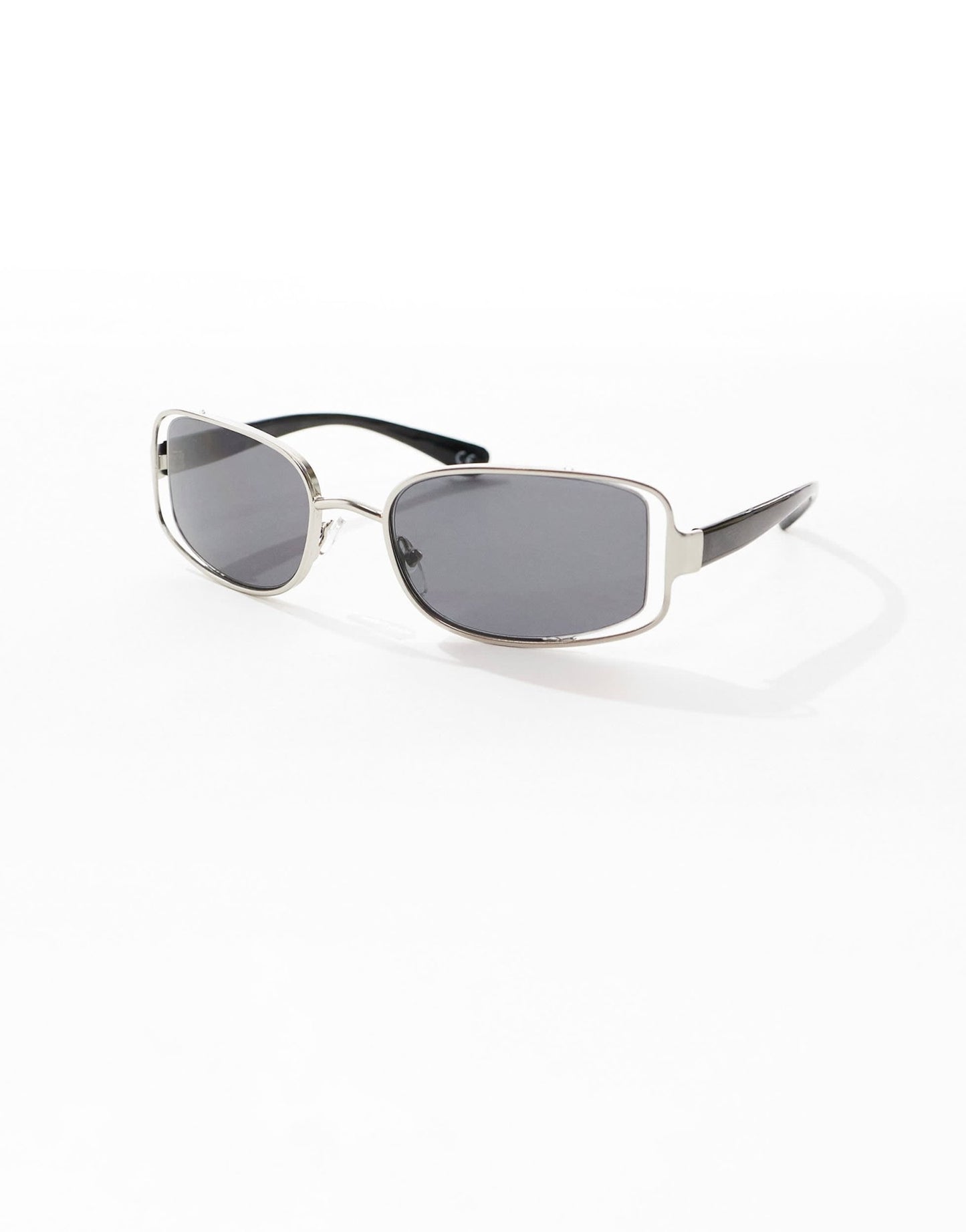 ASOS DESIGN round sunglasses with cut out details with silver frame - ASOS Sample Sale EU Store