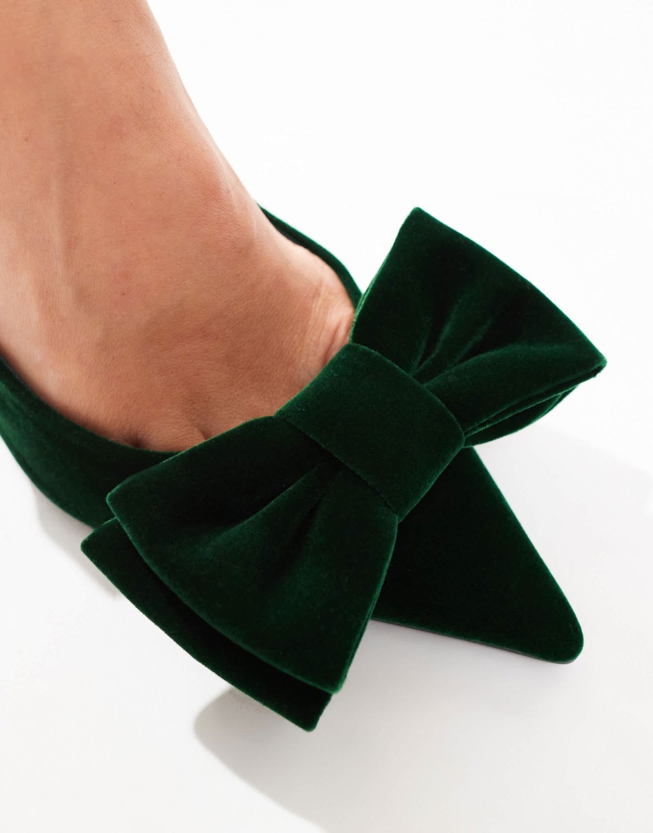 ASOS DESIGN Sapphire bow detail mid heeled shoes in green - ASOS Sample Sale EU Store