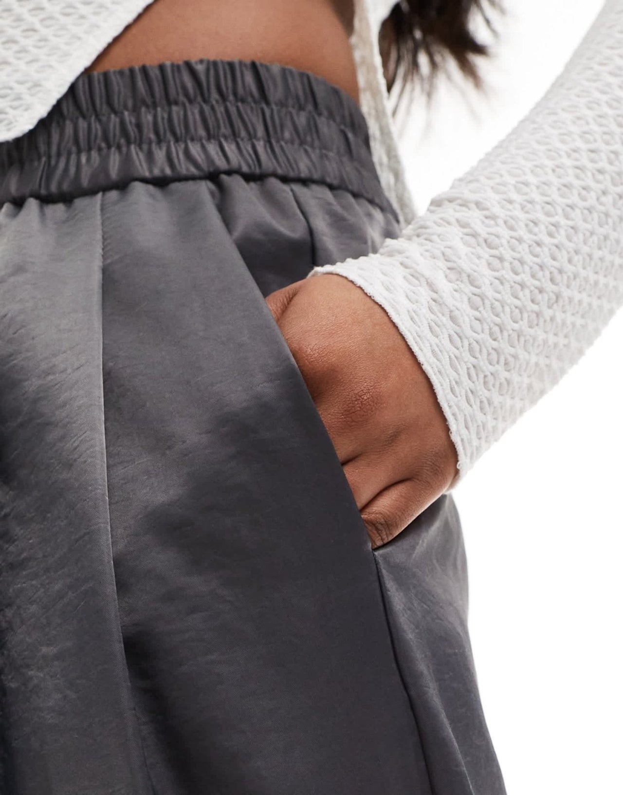 ASOS DESIGN satin pull on relaxed trouser in grey shimmer - ASOS Sample Sale EU Store