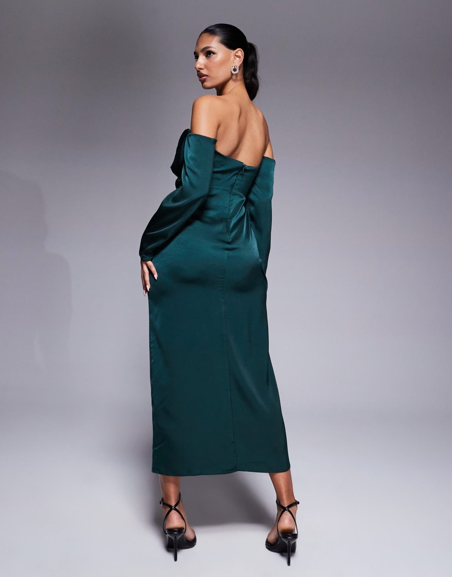ASOS DESIGN satin sweetheart bardot long sleeve midi dress in forest green - ASOS Sample Sale EU Store