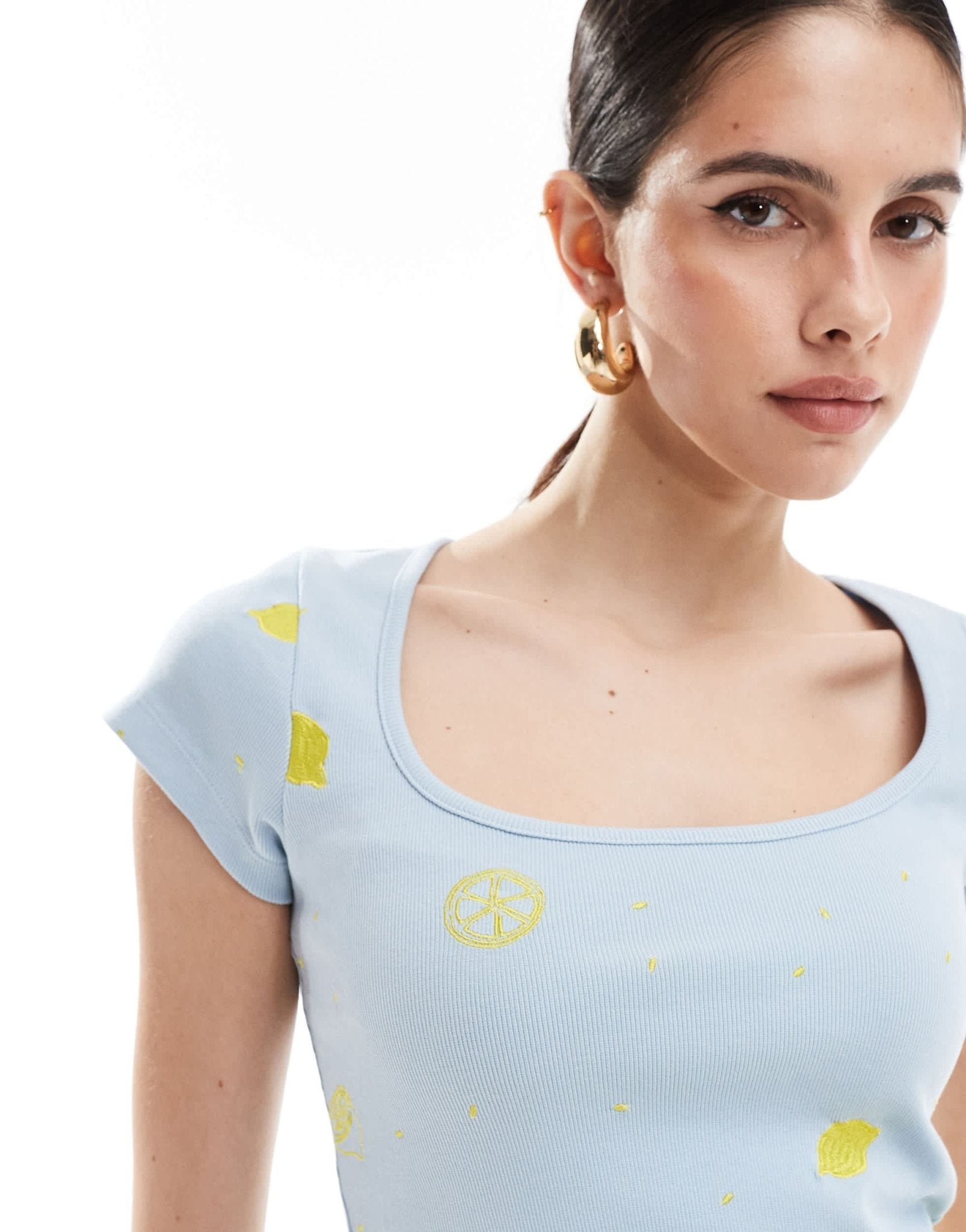 ASOS DESIGN scoop neck baby t-shirt with lemon embroidery in light blue - ASOS Sample Sale EU Store