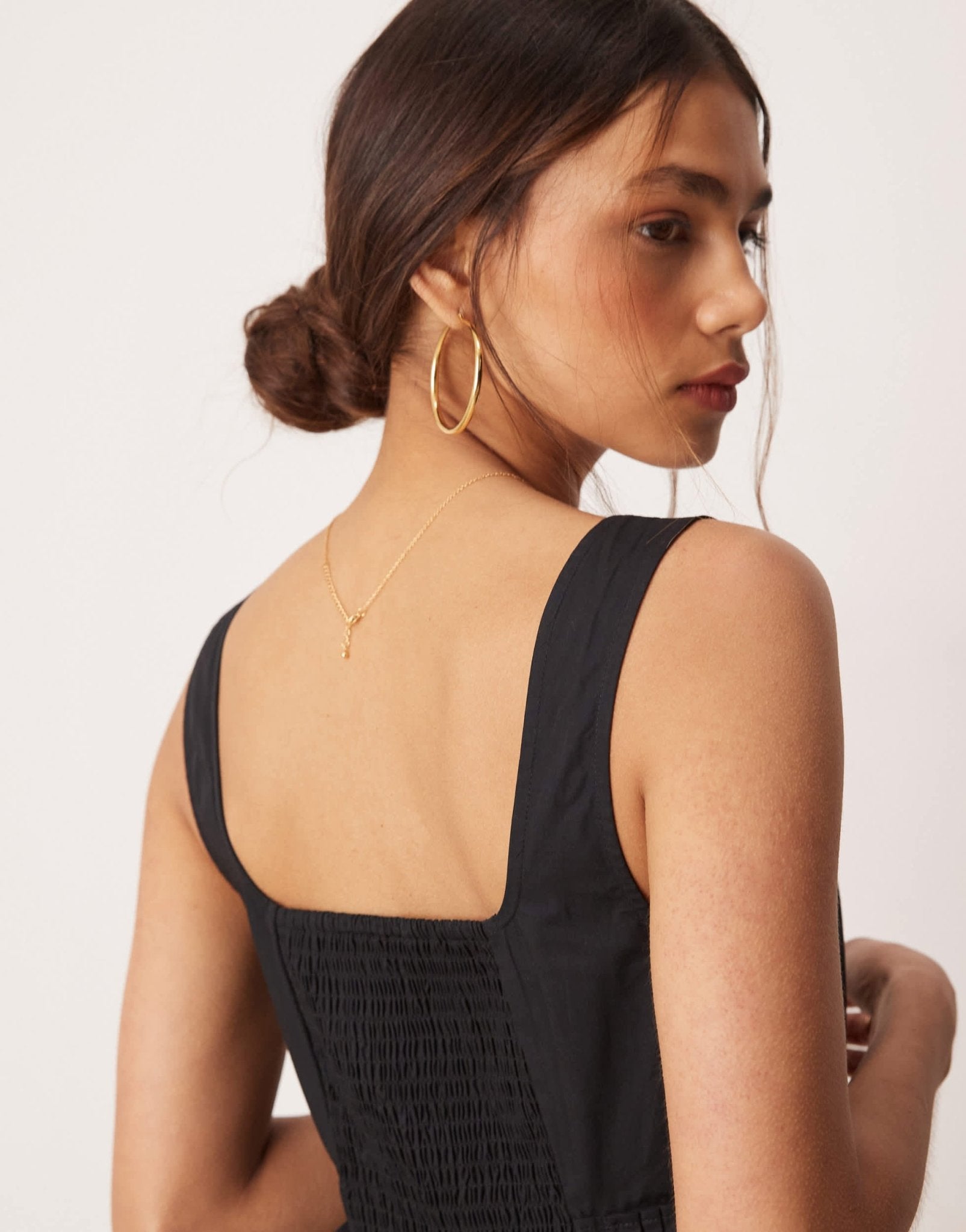 ASOS DESIGN scoop neck pleat waist midaxi dress in black - ASOS Sample Sale EU Store