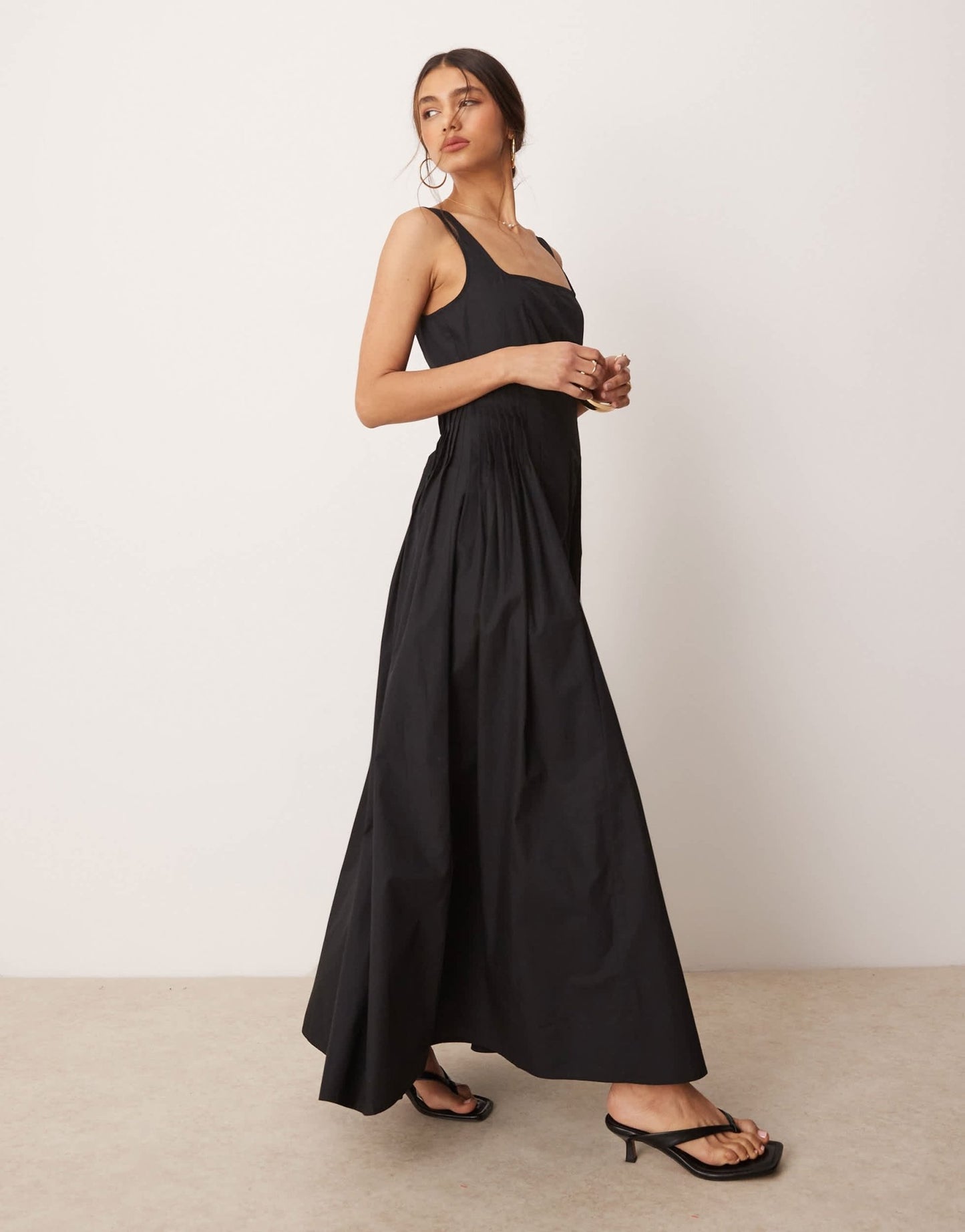 ASOS DESIGN scoop neck pleat waist midaxi dress in black - ASOS Sample Sale EU Store